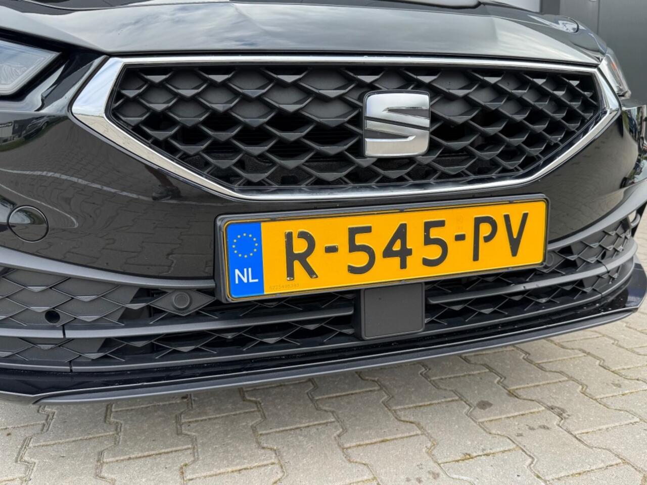 Seat LEON 1.0 TSI STYLE BUSINESS INTENS / ACC / CAMERA / APPLE CARPLAY / NL-AUTO / DEALER ONDERHOUDEN.