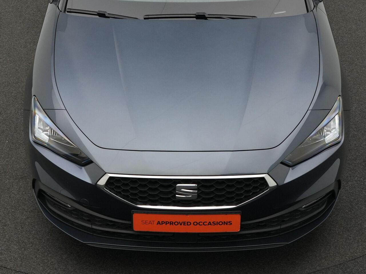 Seat LEON Sportstourer 1.0 eTSI 110 pk DSG Style Business Intense | Trekhaak | Achteruitrijcamera | Stoel-/stuurverwarming | 16 inch