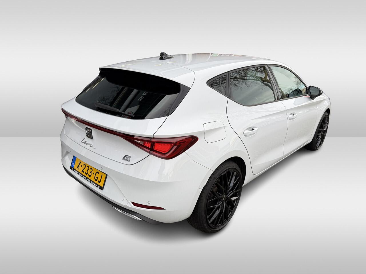 Seat LEON 1.4 TSI eHybrid PHEV FR | Apple Carplay/Android Auto | 19 inch velgen | stuurverwarming |
