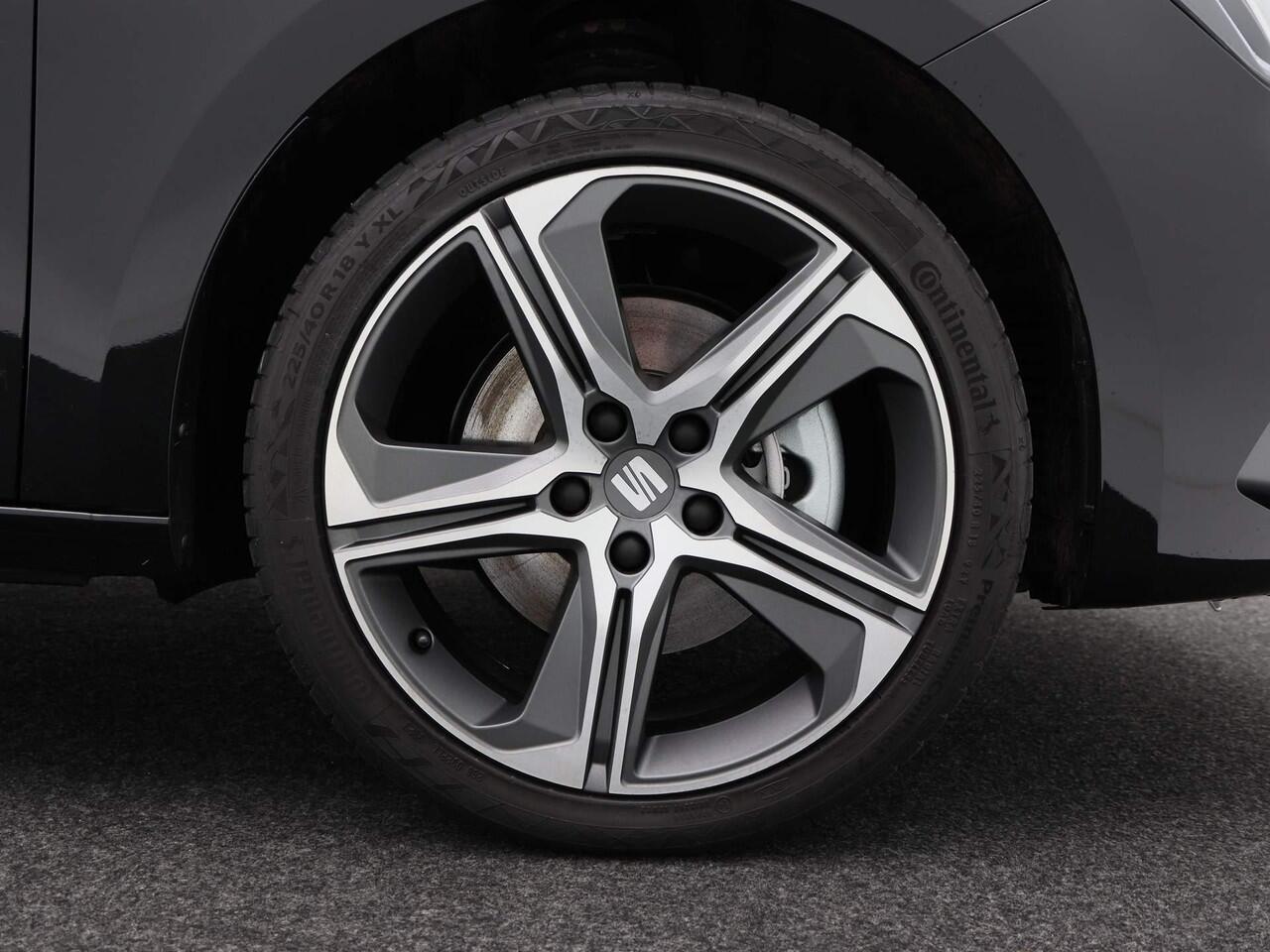 Seat LEON Sportstourer 1.5 TSI e-Hybrid FR PHEV First Edition Adaptive Cruise | Carplay| Camera | Privacy Glas | Parkeersensoren | Climate Control | 18 Inch | 20.253 Km!!