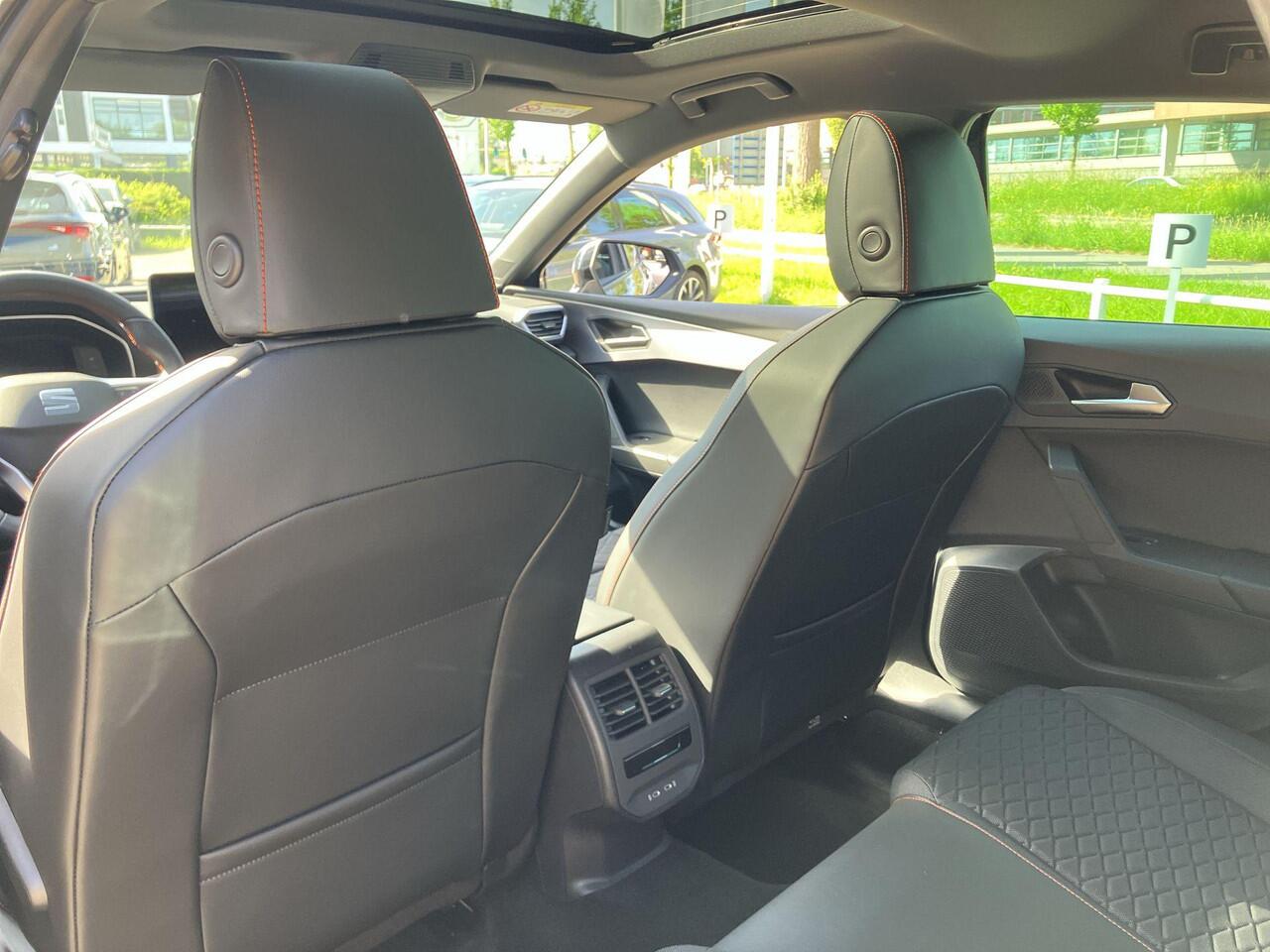 Seat LEON FR Business 1.5 TSI eHybrid 150kW / 204pk Hatchbac | 18'' Lichtmetalen Velgen | Panorama dak | Black Pakket |