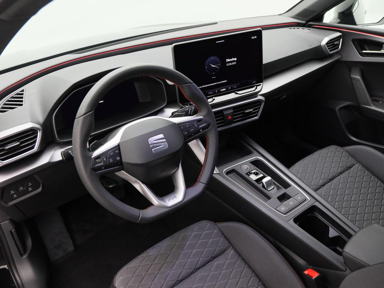 Seat LEON Sportstourer FR Business 1.5 TSI eHybrid PHEV 204pk | Trekhaak | Adaptive cruise control | Navigatie | Black pack