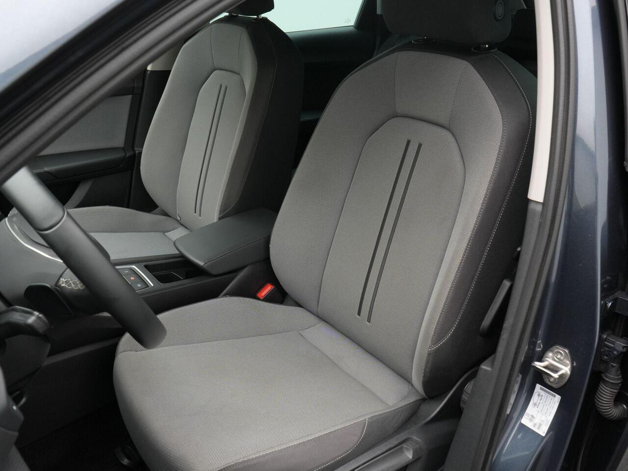 Seat LEON Sportstourer 1.0 eTSI 110 pk DSG Style Business Intense | Trekhaak | Achteruitrijcamera | Stoel-/stuurverwarming | 16 inch