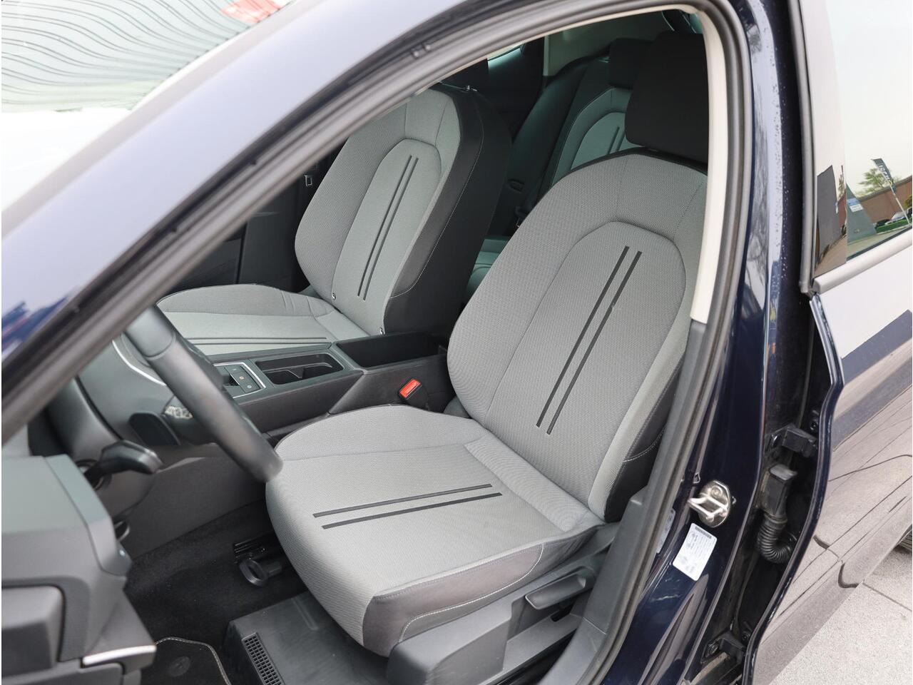 Seat LEON 1.0 eTSI Adaptive Cruise | Stoel&Stuurverwarming | Full Link/Carplay | Getint glas |