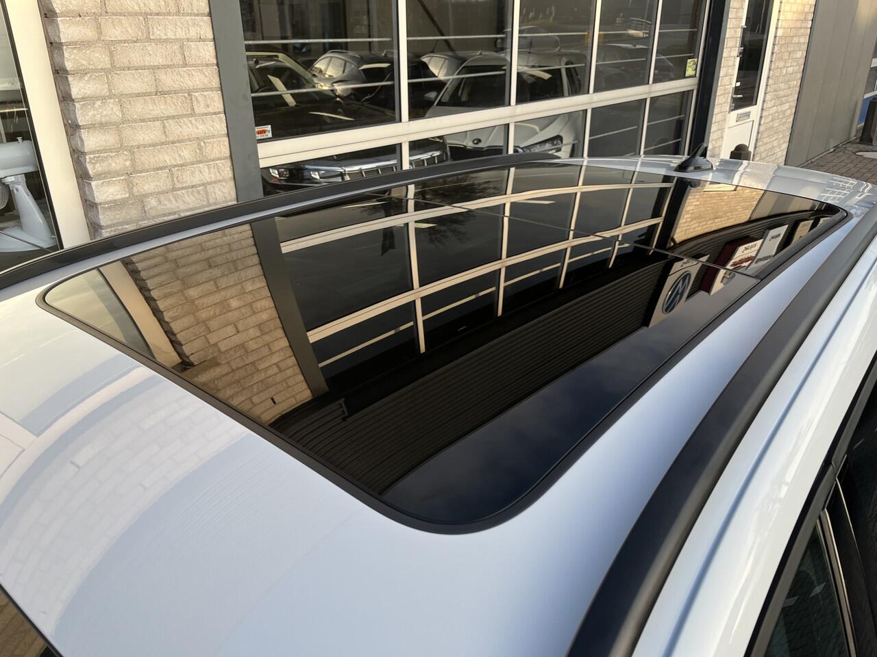 Seat LEON Sportstourer 1.4 TSI eHybrid PHEV FR Business Intense / AUTOMAAT/ PANO/ DIGITAL DASH/ RIJ-MODI/ LED/ 17" LMV/ PARK. SENSOREN/ STOEL-STUUR VERWARM./ ADAPT. CRUISE/ CLIMA