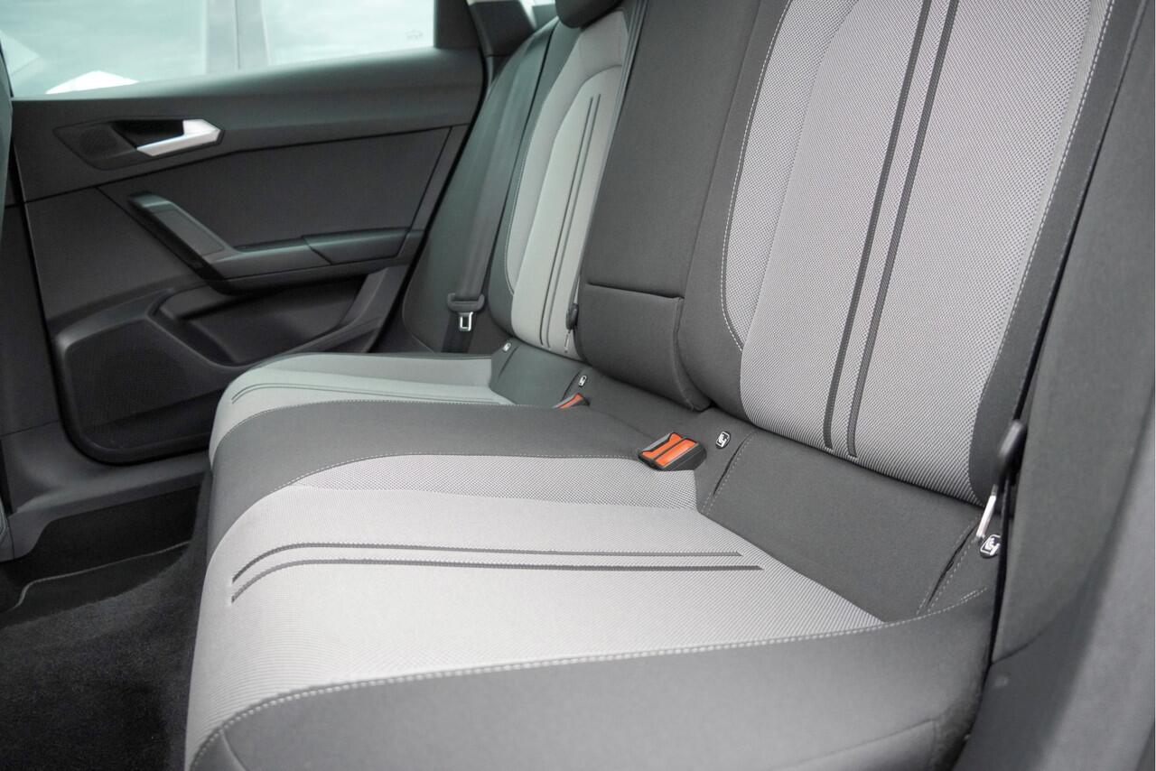 Seat LEON Sportstourer 1.0 eTSI Automaat! Style Business Intense BJ2021 Lmv 16" | Led | Pdc | Navi | Elek. trekhaak | Achteruitrijcamera | App-Connect | Virtual cockpit | Climate control | Cruise control | Extra getint glas