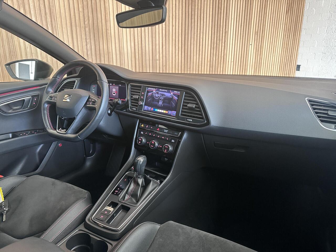 Seat LEON 1.5 TSI FR Ultimate Edition Black Pano | Digital 1.5 TSI FR Ultimate Edition Black