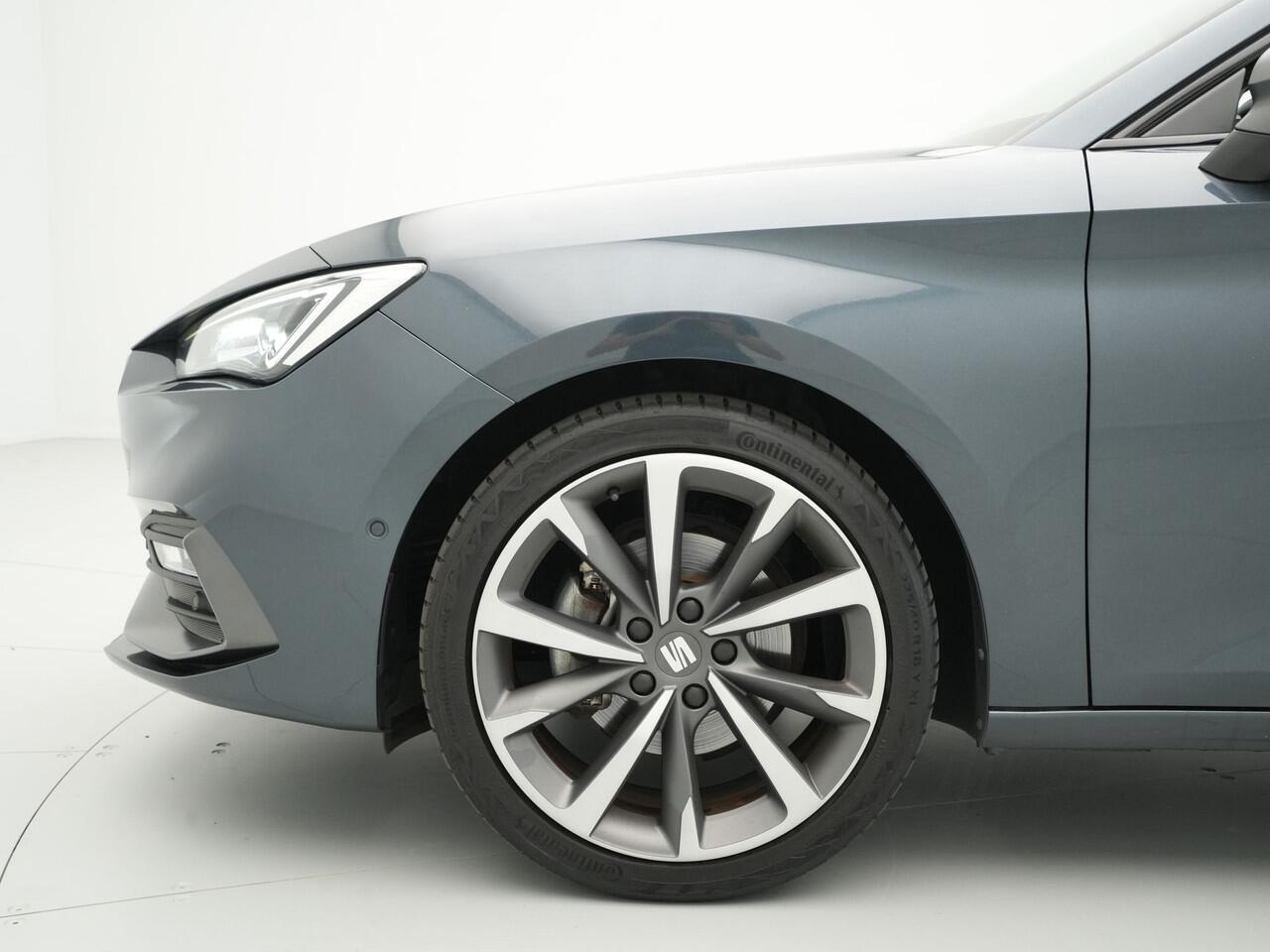 Seat LEON Sportstourer 1.5 TSI FR Launch Edition Navigatie Sideassist Stoelverwarming Parkassist Carplay 245