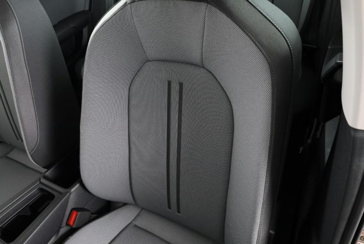 Seat LEON 1.5 TSI Style Carplay / Sensor Achter / LED / Airco