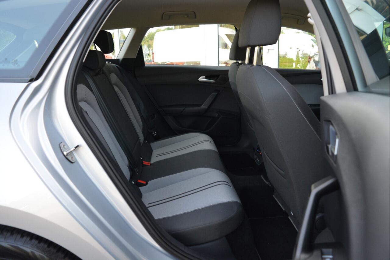 Seat LEON Sportstourer 1.5 eTSI 150PK Style Launch Edition DSG | LED | Station |