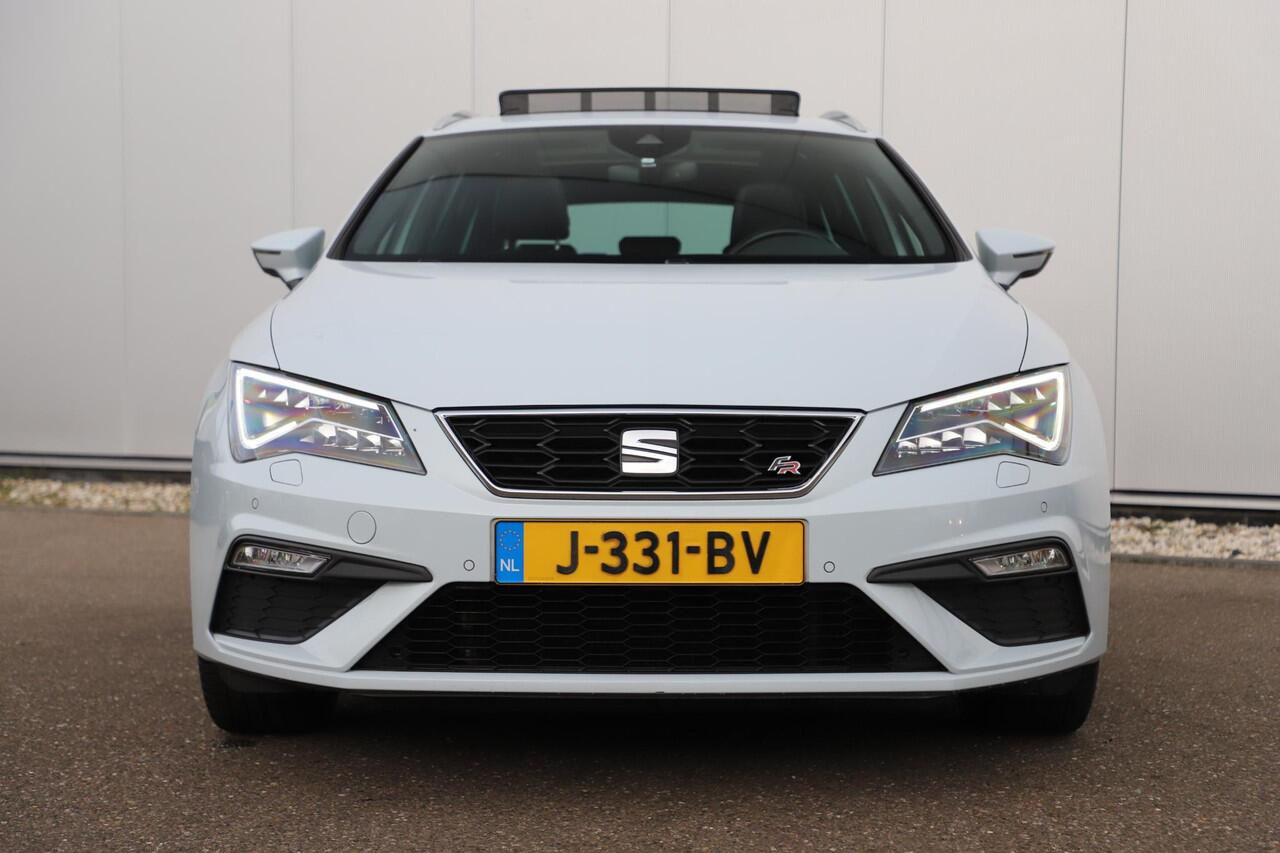 Seat LEON ST 1.0 TSI FR Ultimate Edition Virtual Cockpit Panoramadak 17 inch LMV Full LED Navigatie Achteruitrijcamera Carplay Beats Audio Navigatie Clima Cruise Stoelverwarming