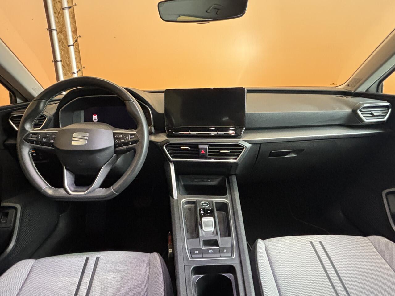 Seat LEON Sportstourer 1.5 eTSI Style Launch Edition automaat | navigatie cruise control | pdc