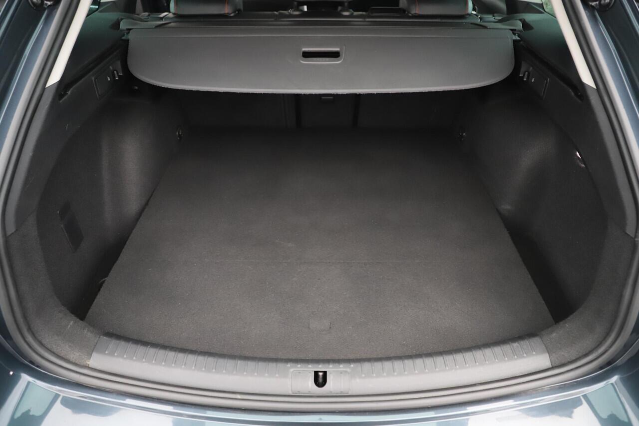 Seat LEON Sportstourer 1.4 TSI eHybrid PHEV FR Business Intense 204PK Automaat Panoramadak Carplay Android Navigatie Achteruitrijcamera Climate Adaptive Cruise Lane Assist