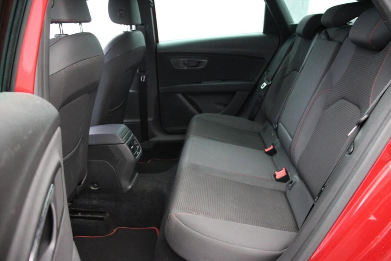 Seat LEON ST 1.5 TSI FR Ultimate Edition - Digitaal cockpit, Carplay, Cruise, Navi, Camera, Trekhaak, Beats, Stoelverw.