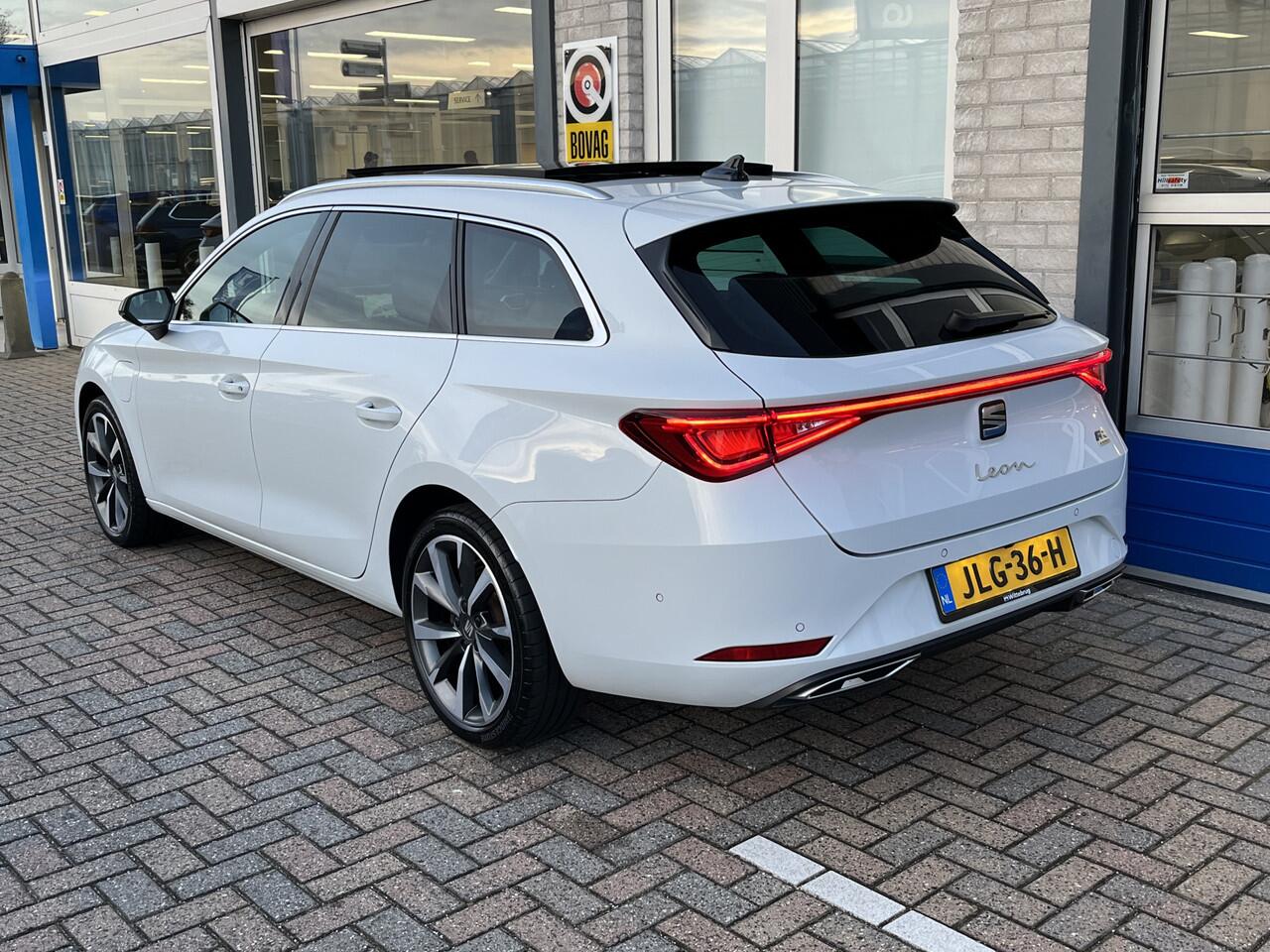 Seat LEON Sportstourer 1.4 TSI eHybrid PHEV FR Business Intense / AUTOMAAT/ PANO/ FULL LINK/ PARK. SENSOREN + CAMERA/ ADAPT. CRUISE/ STOEL-STUUR VERWARM./ RIJ-MODI