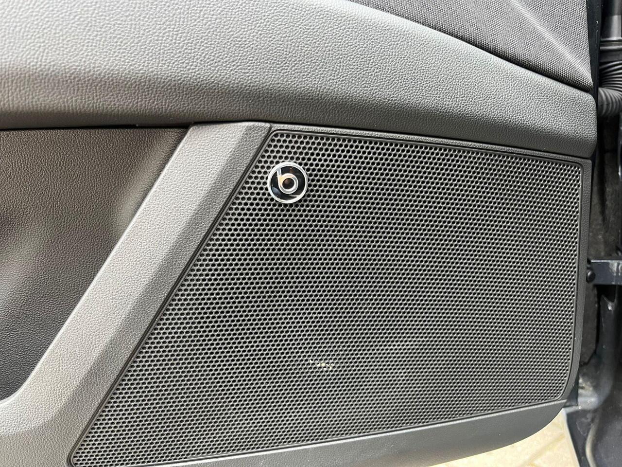 Seat LEON ST 1.5 TSI FR Ultimate Edition Black / Beats / Navigatie / Climate contole / App connect / Parkeersensoren V+A / Lichtmetaal 17 inch /