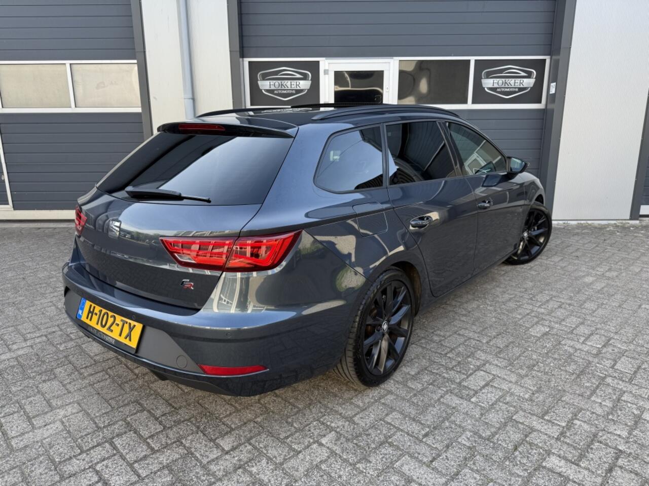 Seat LEON 1.5 TSI FR Ult.Ed.Bl NAP Pano ACC Carplay virtual Led Camera Be