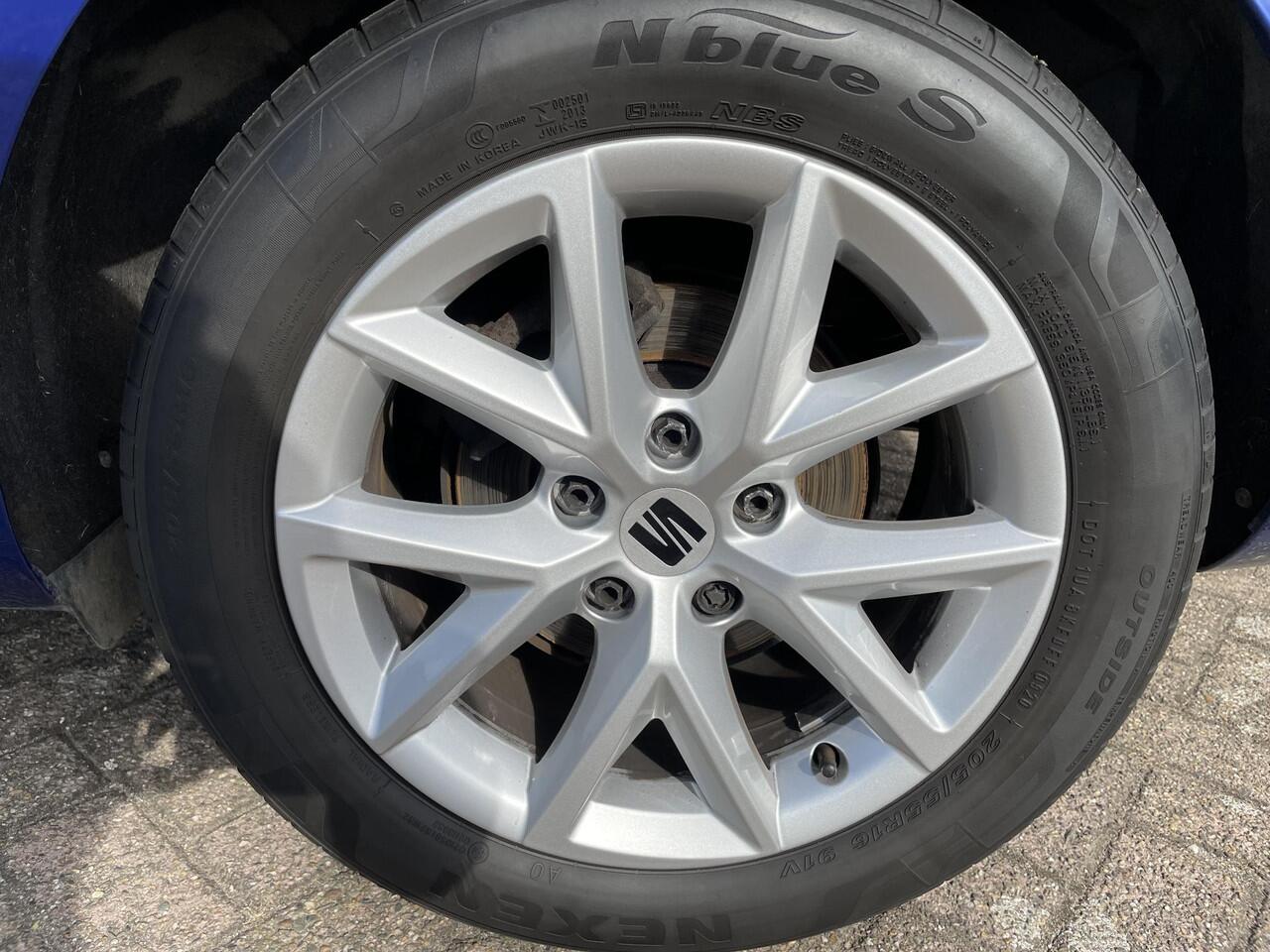 Seat LEON 1.5 TSI Style Business Intense | Facelift, Groot scherm, Navigatie, Parkeersensoren en Camera, Cruise Control, 16"LM-Velgen