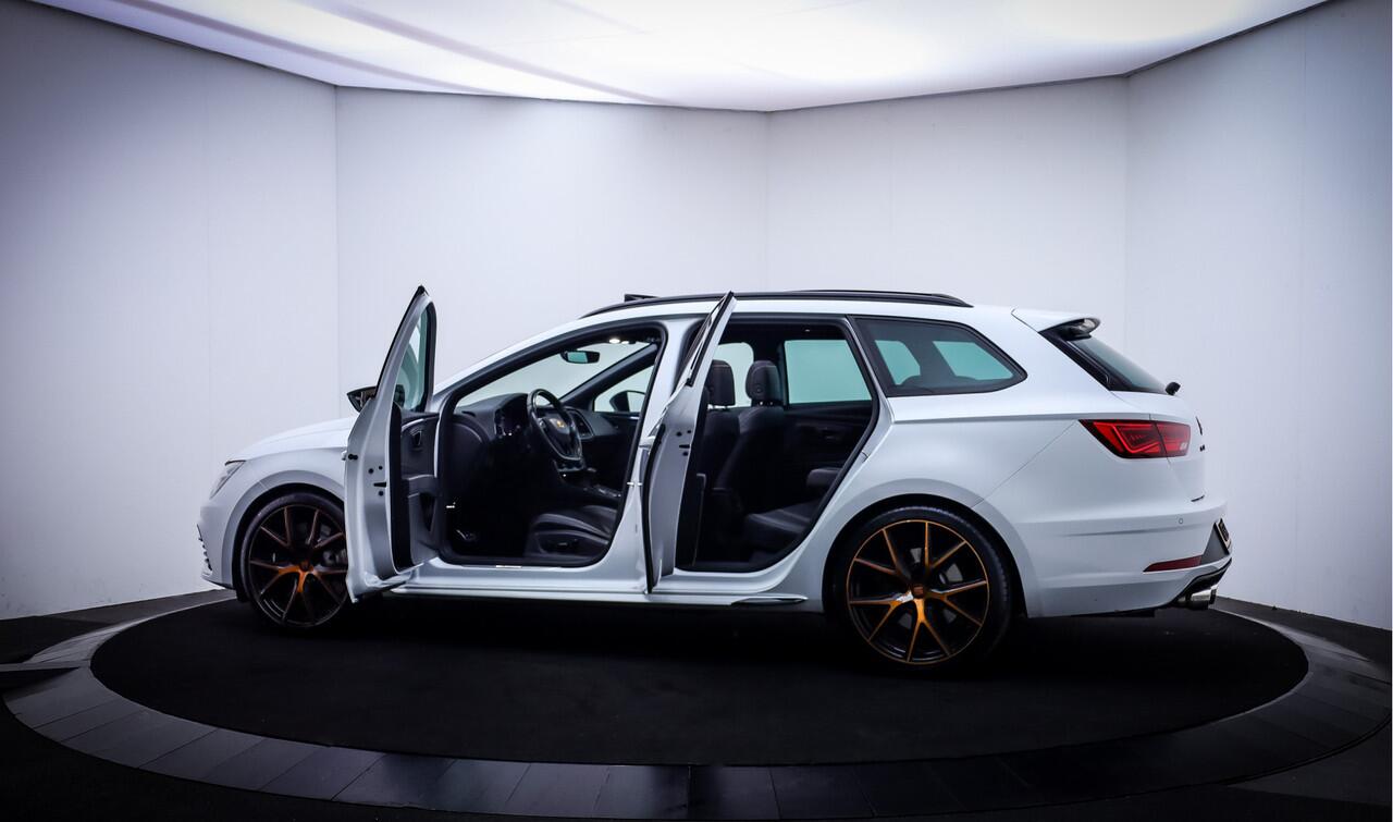 Seat LEON ST 2.0T 300Pk 4DRIVE CUPRA PANO | LEDER | DCC | VIRTUAL | CAMERA | CARPLAY | MILLTEK | ACC | STOELVERW | LMV 19''