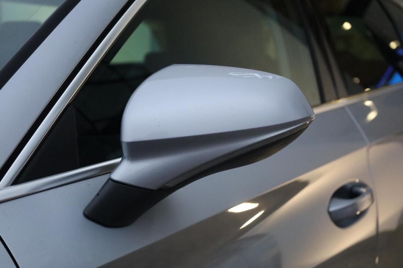 Seat LEON Sportstourer 1.4 TSI eHybrid PHEV Xcellence PL ¤551 p/m* 150PK / 110kW ACC side assist achteruitrijcamera elektrische achterklep keyless navigatie pdc voor en achter LED verlichting 17" LMV spiegel pakket full link carplay voorbereiding draadloos app conn