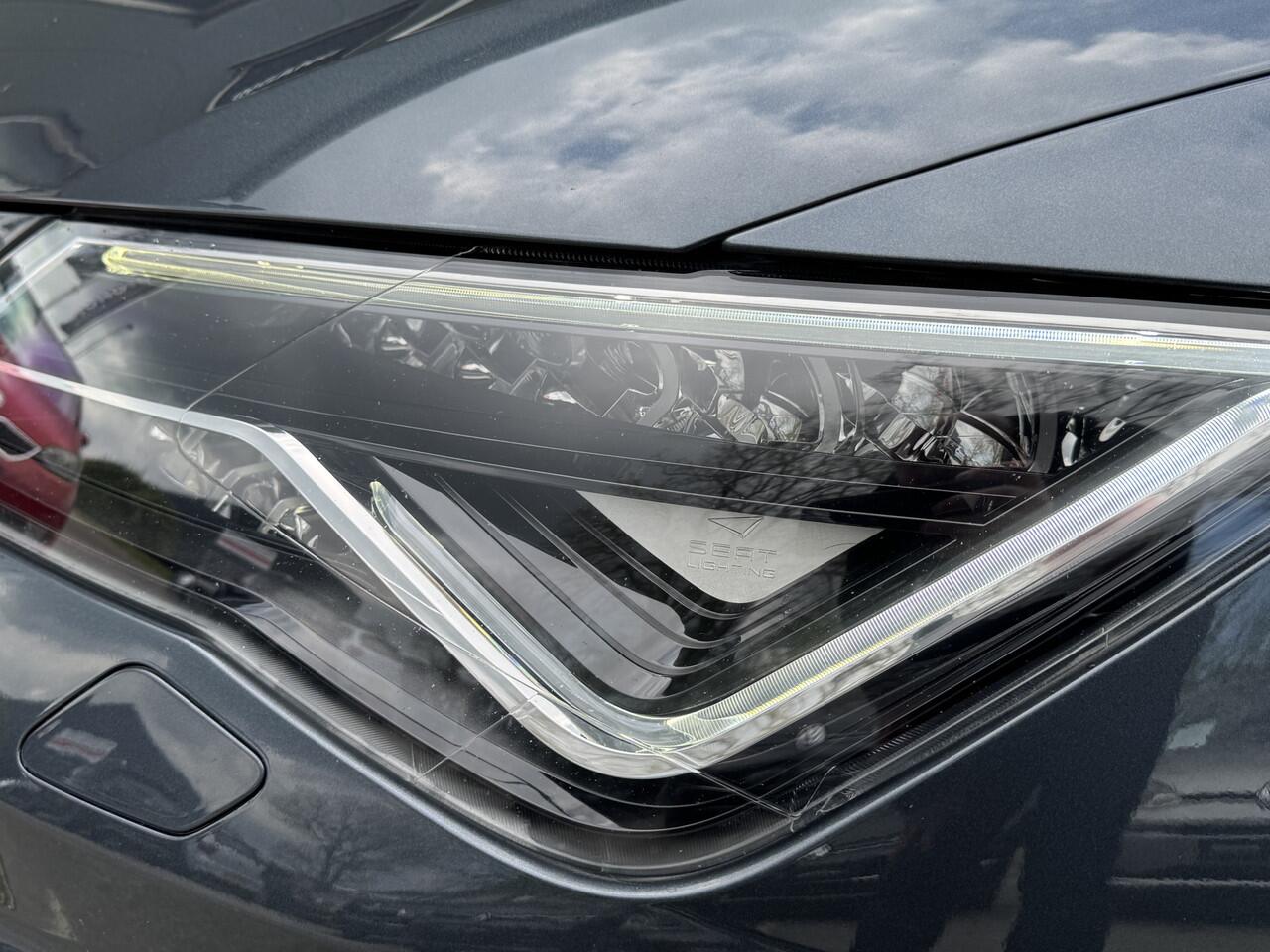 Seat LEON 1.5 TSI 150pk DSG FR Ultimate Edition Stoelverwarming LED Koplampen Virtual Cockpit BEATS Audio