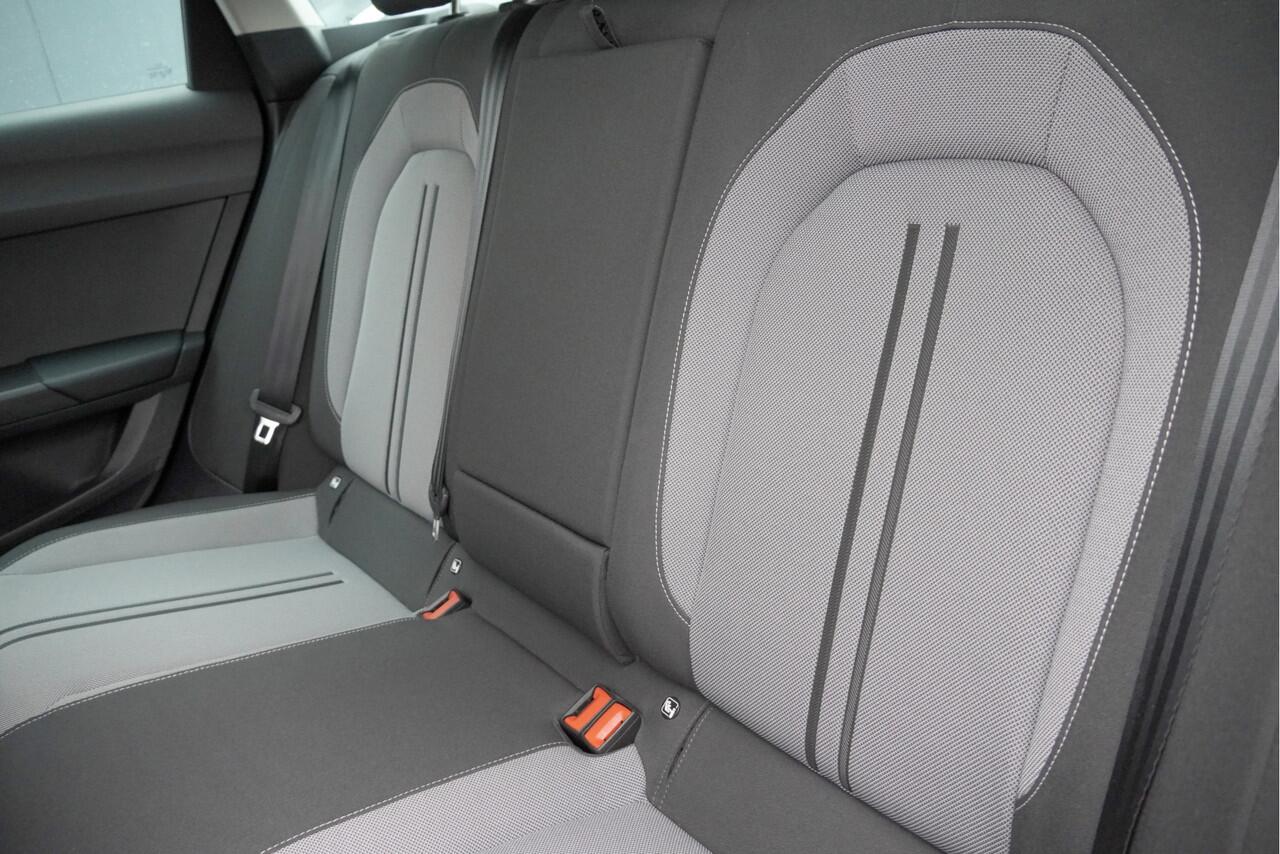 Seat LEON Sportstourer 1.0 TSI Style Business Intense BJ2022 Lmv 16" | Led | Pdc | Navi | Achteruitrijcamera | App-Connect | Virtual cockpit | Climate control | Cruise control | Extra getint glas