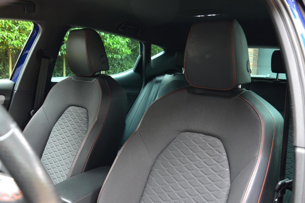 Seat LEON 1.0 TSI FR Launch Edition Navi/Ecc/Pdc/Apple Carplay/Android Auto/Extra getint glas/Virtual dashboard/lichtmetalen velgen 17"