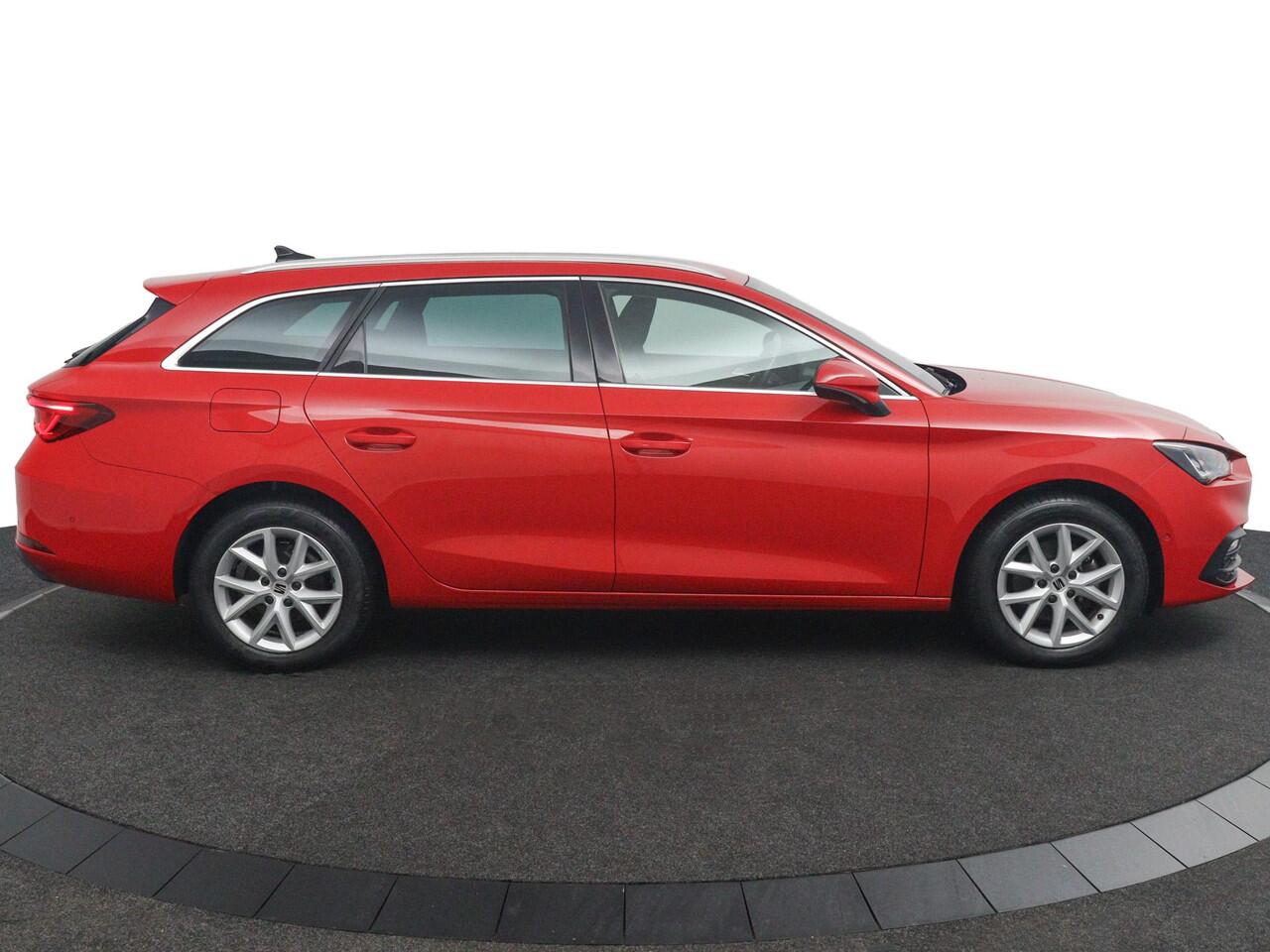 Seat LEON Sportstourer 1.5 eTSI FACELIFT*AUTOM.*ACC*HAAK*ECC*CARPLAY*