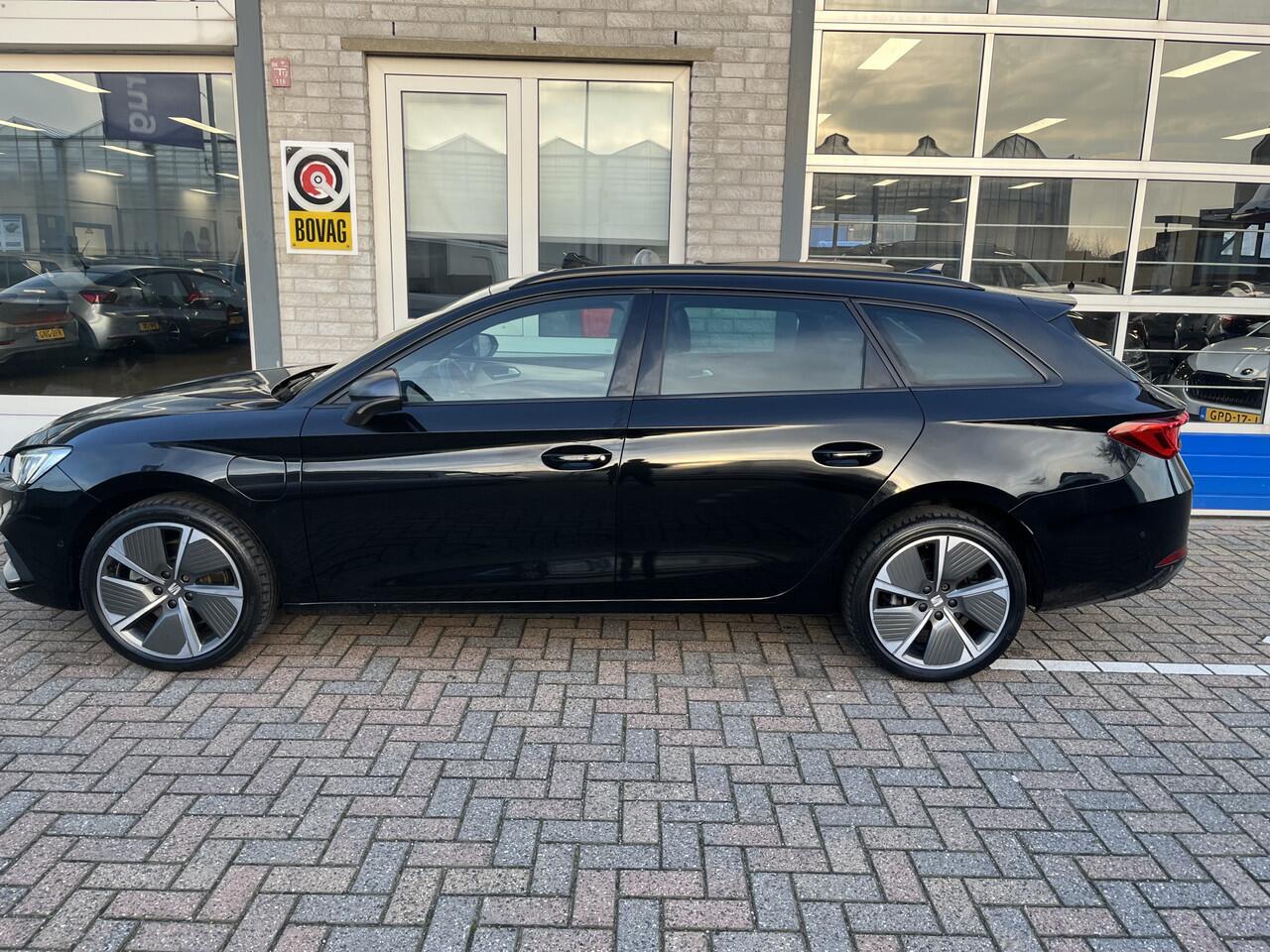 Seat LEON Sportstourer 1.4 TSI eHybrid PHEV FR / AUTOMAAT/ PANO/ FULL LINK/ STOEL + STOELVERW./ ELEK. STOELEN/ PARK. SENSOREN + CAMERA/ LED/ ADAPT. CRUISE/ DAB/ 18'' LMV