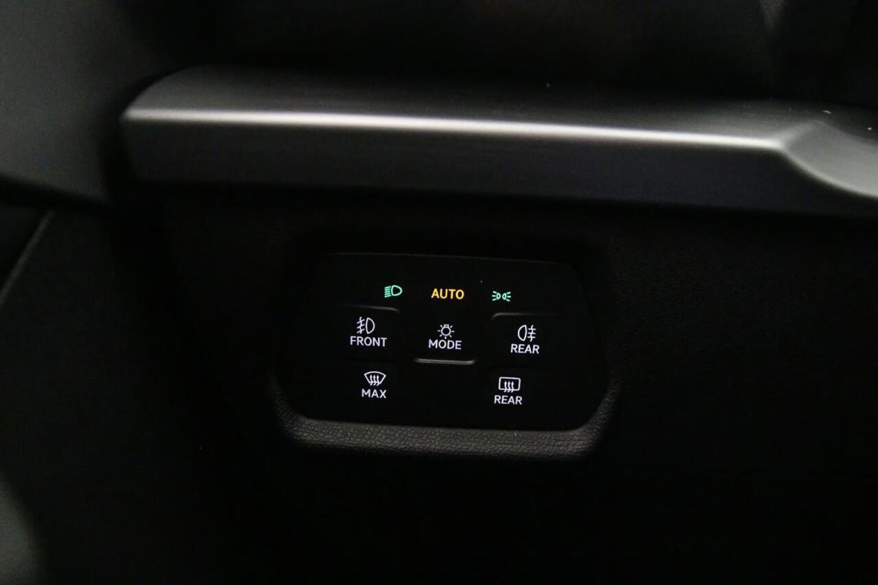 Seat LEON Sportstourer 1.5 TSI e-Hybrid FR Business