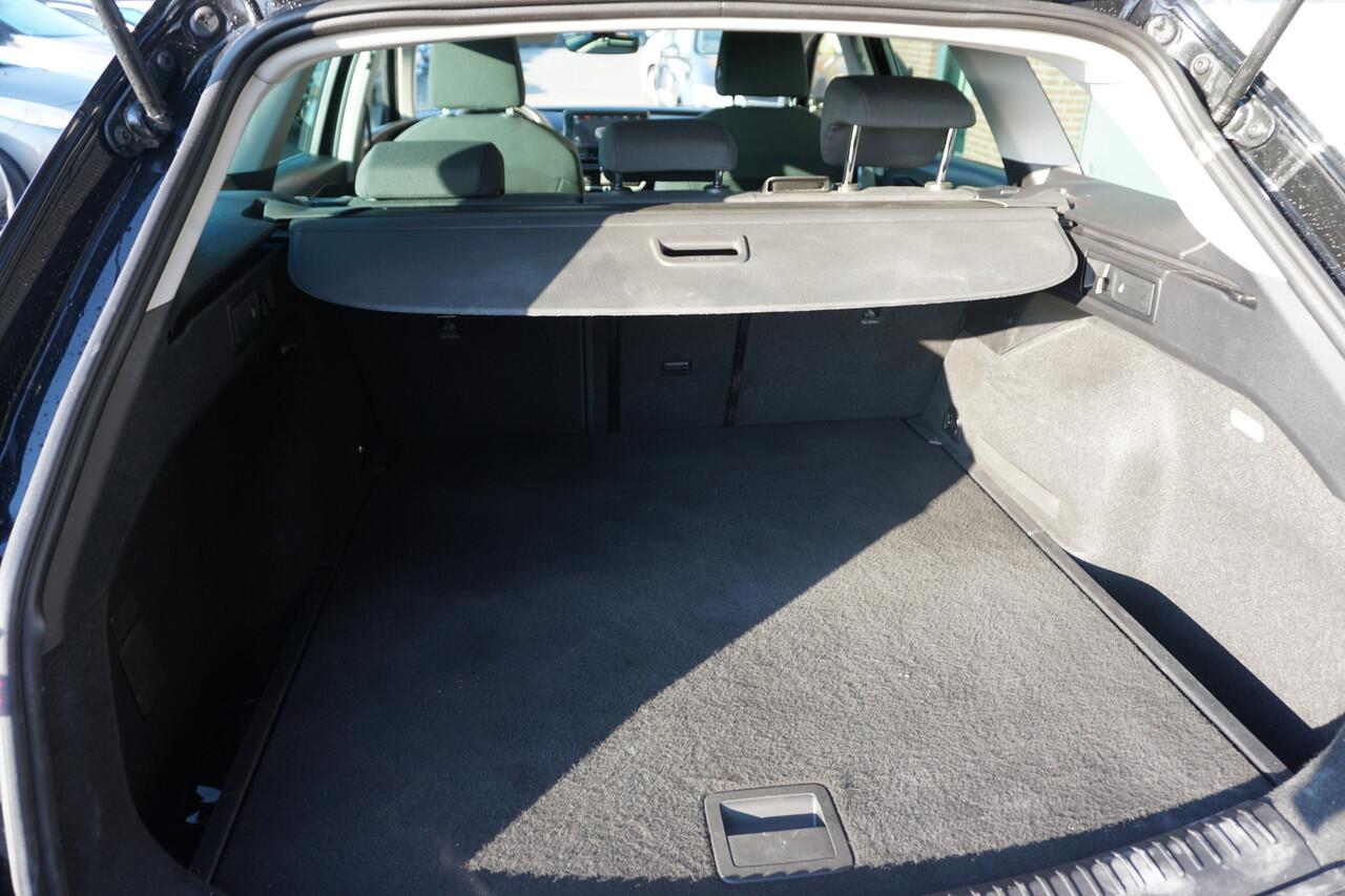 Seat LEON Sportstourer 1.5 TSI STYLE NAVIGATIE ANDROID-APPLECARPLAY DIGITALE COCKPIT LED ECC AIRCO CRUISECONTROL PARKEERSENSOREN V+A BLUETOOTH LMV ENZ...