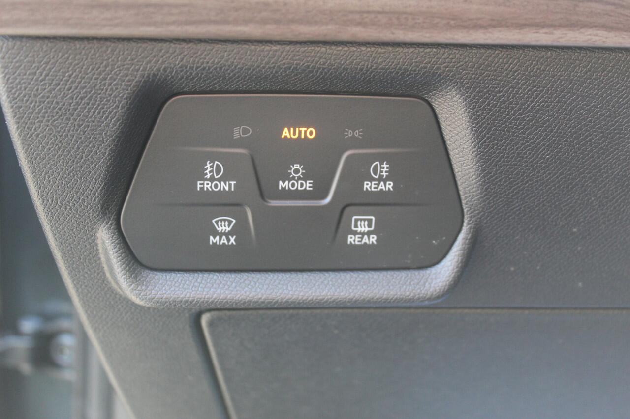 Seat LEON Sportstourer 1.4 TSI eHybrid PHEV FR Business Intense Climate control , Adap.cruise control , Bleutooth , 17inch LMV LED dagrijverlichting , 1500kg trekgewicht