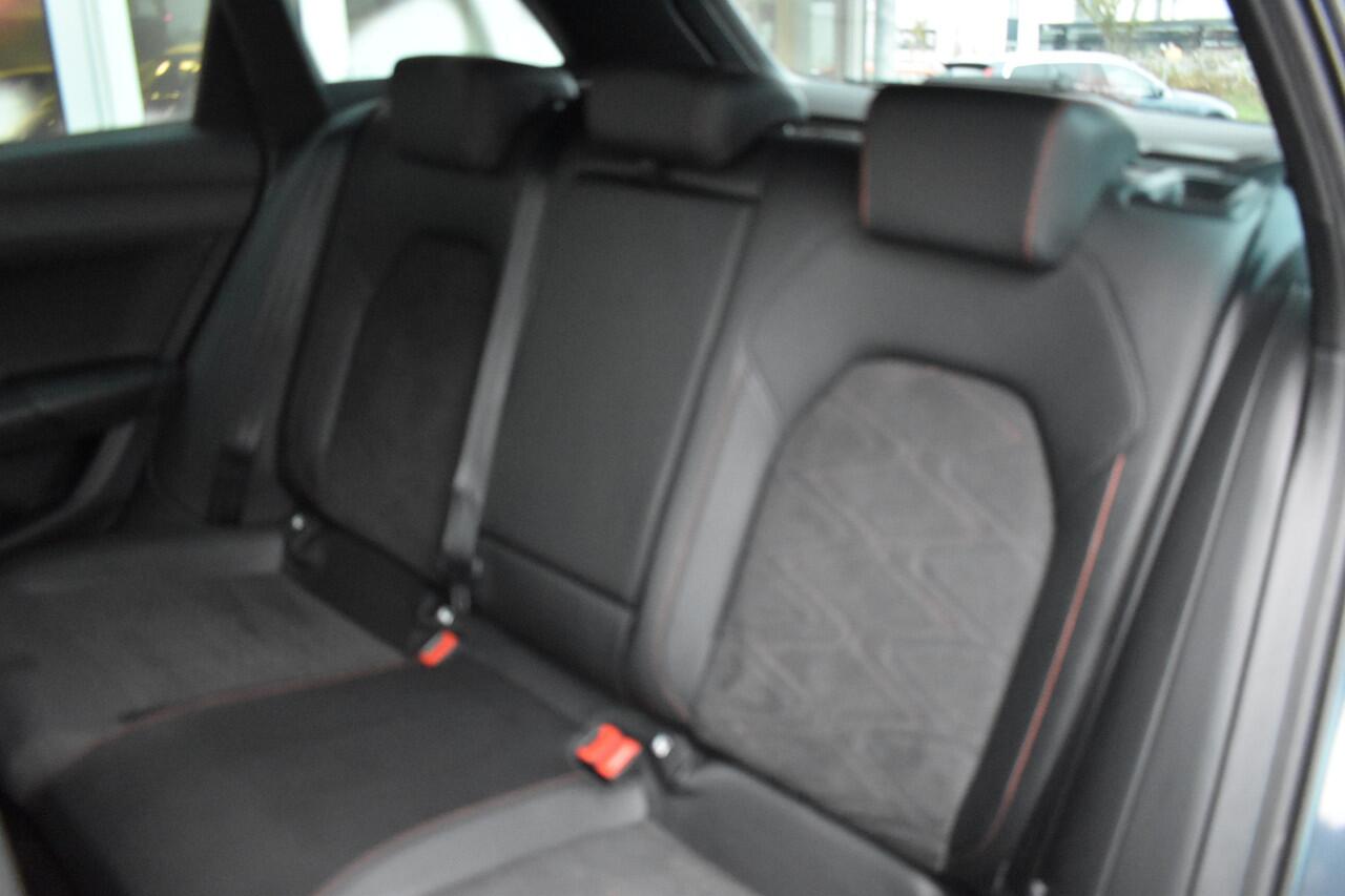 Seat LEON Sportstourer 1.5 TSI 150pk FR Launch Edition / Carplay / Navi / 17"LM / Adap. Cruise /