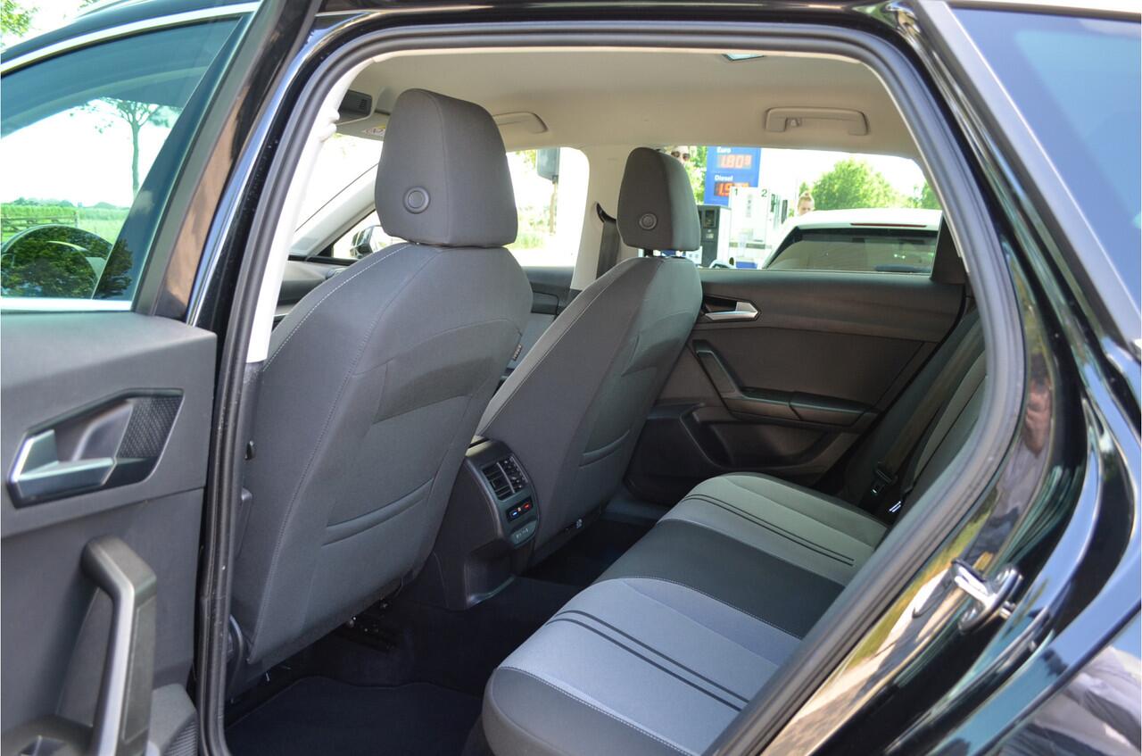 Seat LEON Sportstourer 1.5 TSI Virtual cockpit | Carplay | Adaptive cruise | LMV |