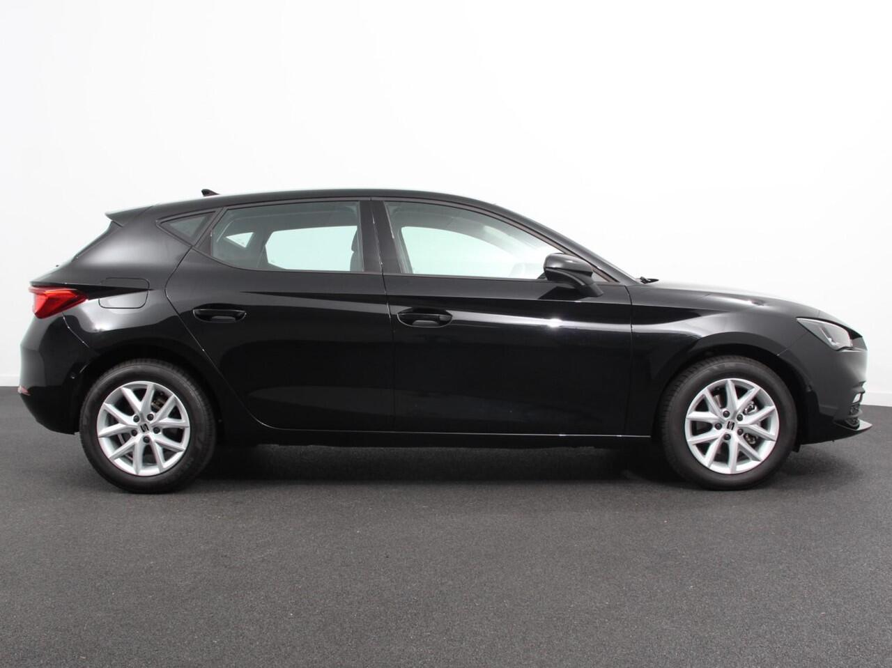 Seat LEON 1.0 eTSI 110pk DSG Style | Navigatie | Apple Carplay/ Android Auto | Camera | Parkeersensoren | Stoel- en stuurverwarming | Cruise Control | Virtual Cockpit | Climate Control | Lichtmetalen Velgen