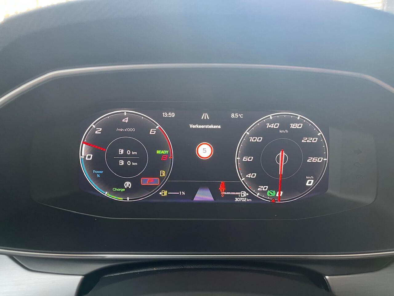 Seat LEON Sportstourer 1.4 TSI DSG eHybrid PHEV FR Business Intense / Zwenkbare trekhaak / Achteruitrij camera / Navigatie / 17'' LMV