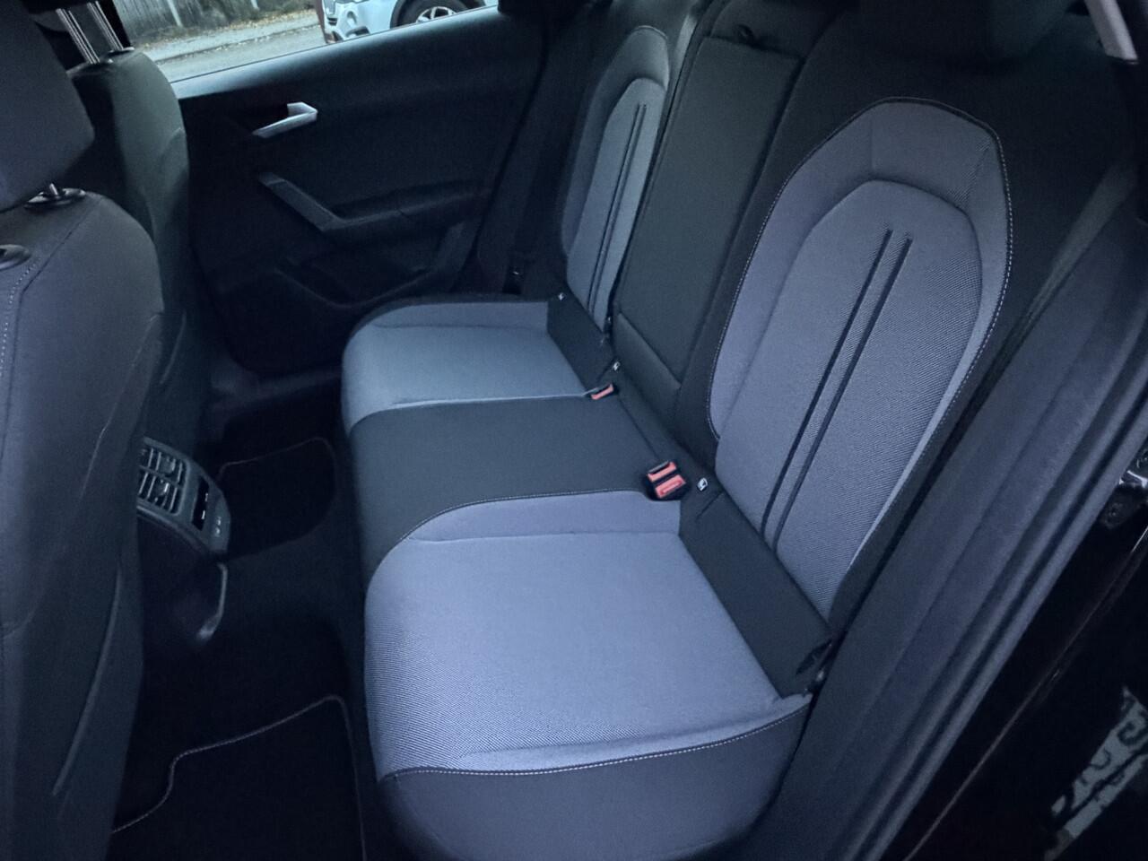 Seat LEON Sportstourer 1.0 TSI Style Business Intense | LM | Camera | PDC |