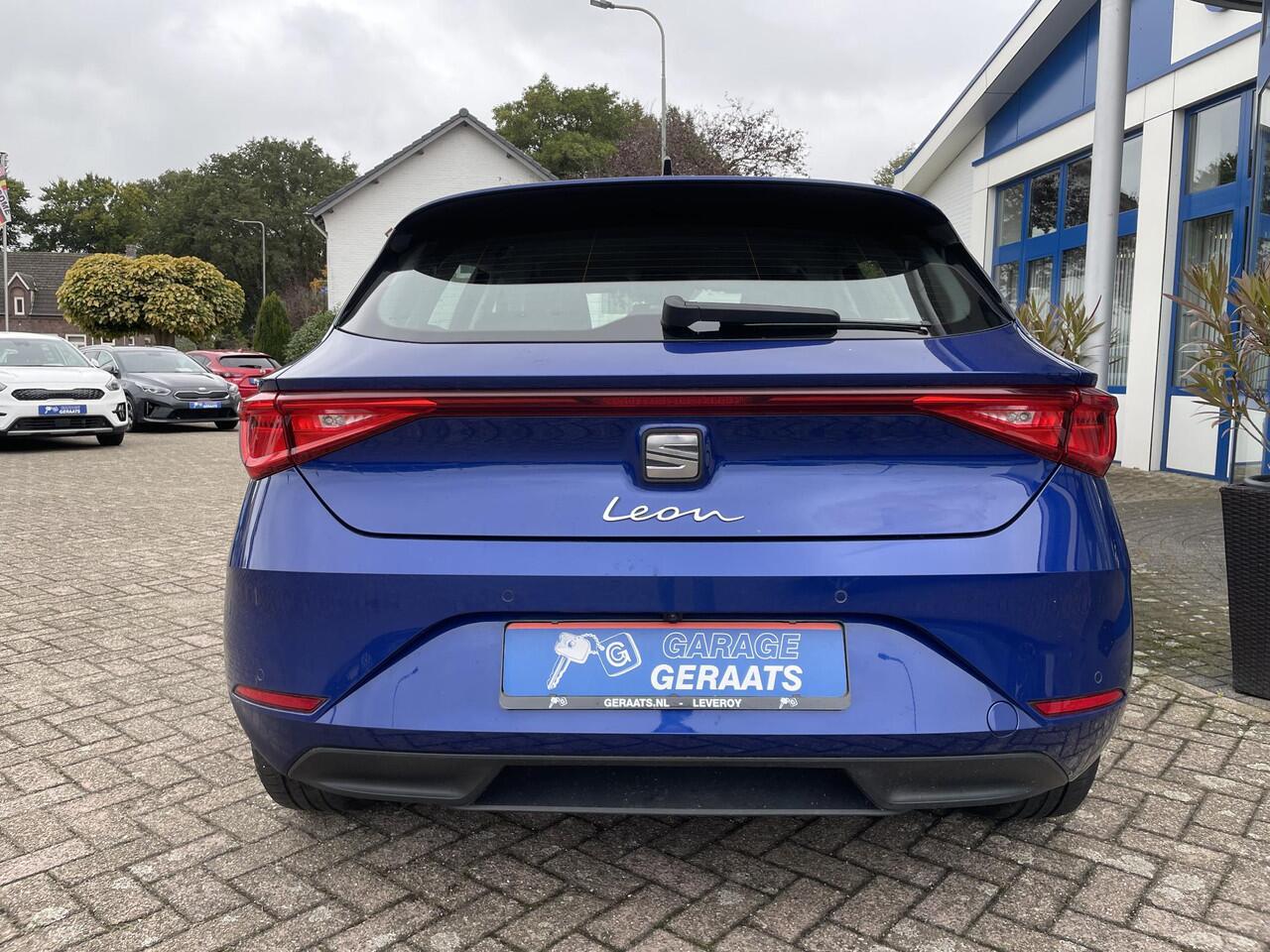Seat LEON 1.5 TSI Style Business Intense | Facelift, Groot scherm, Navigatie, Parkeersensoren en Camera, Cruise Control, 16"LM-Velgen