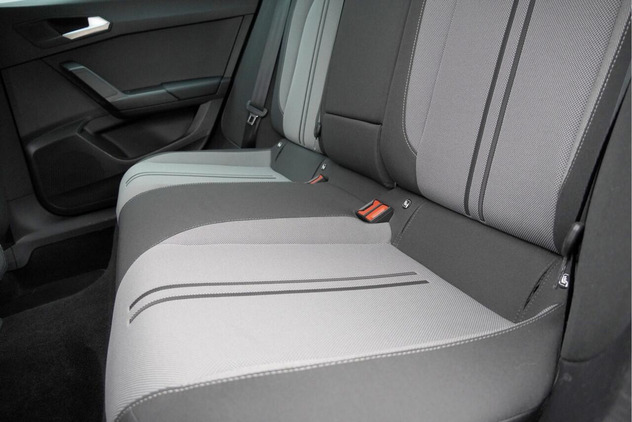 Seat LEON Sportstourer 1.0 TSI Style Business Intense BJ2022 Lmv 16" | Led | Pdc | Navi | Achteruitrijcamera | App-Connect | Virtual cockpit | Climate control | Cruise control | Extra getint glas