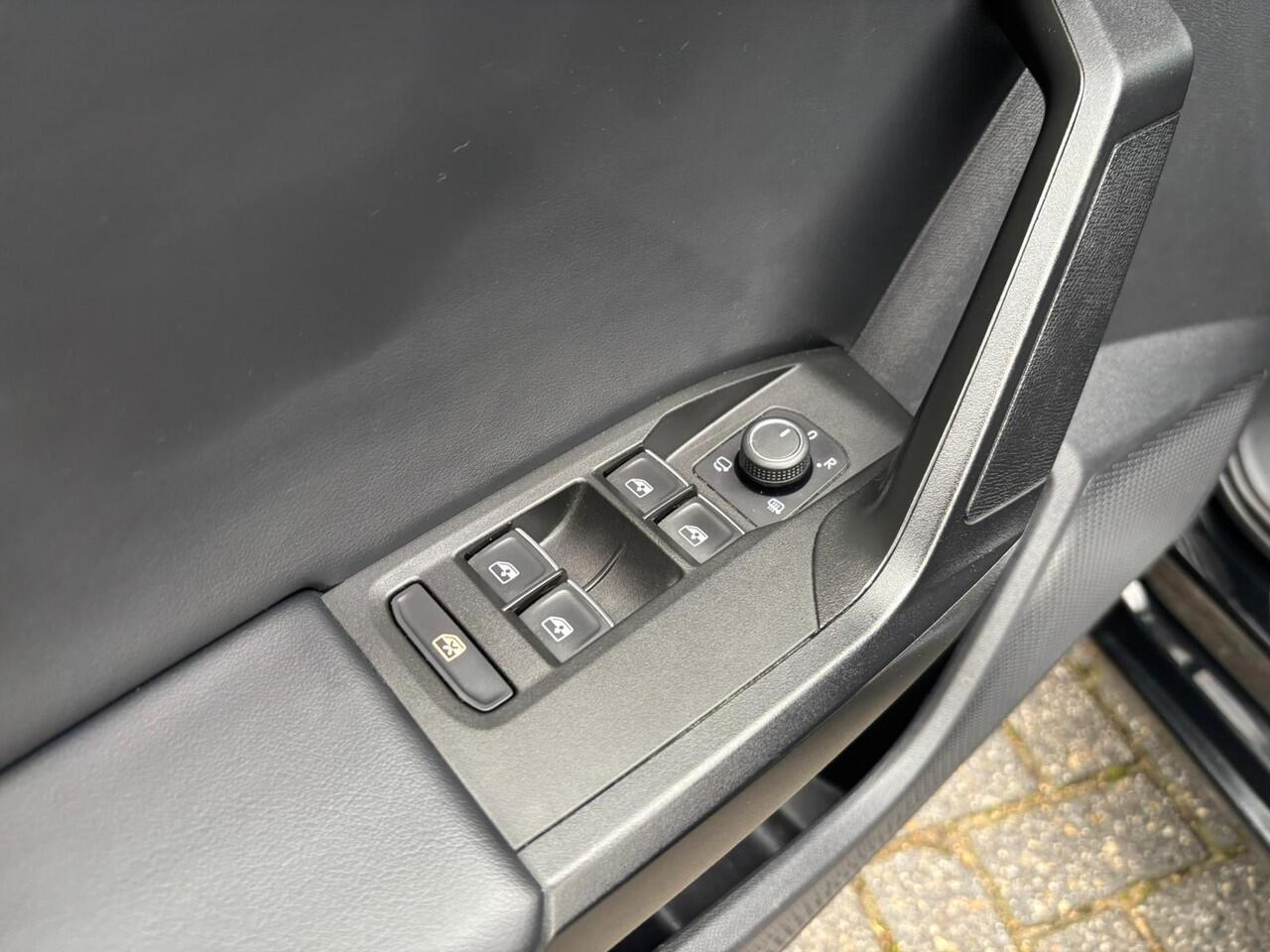 Seat LEON Sportstourer 1.5 TSI FR Business Intense