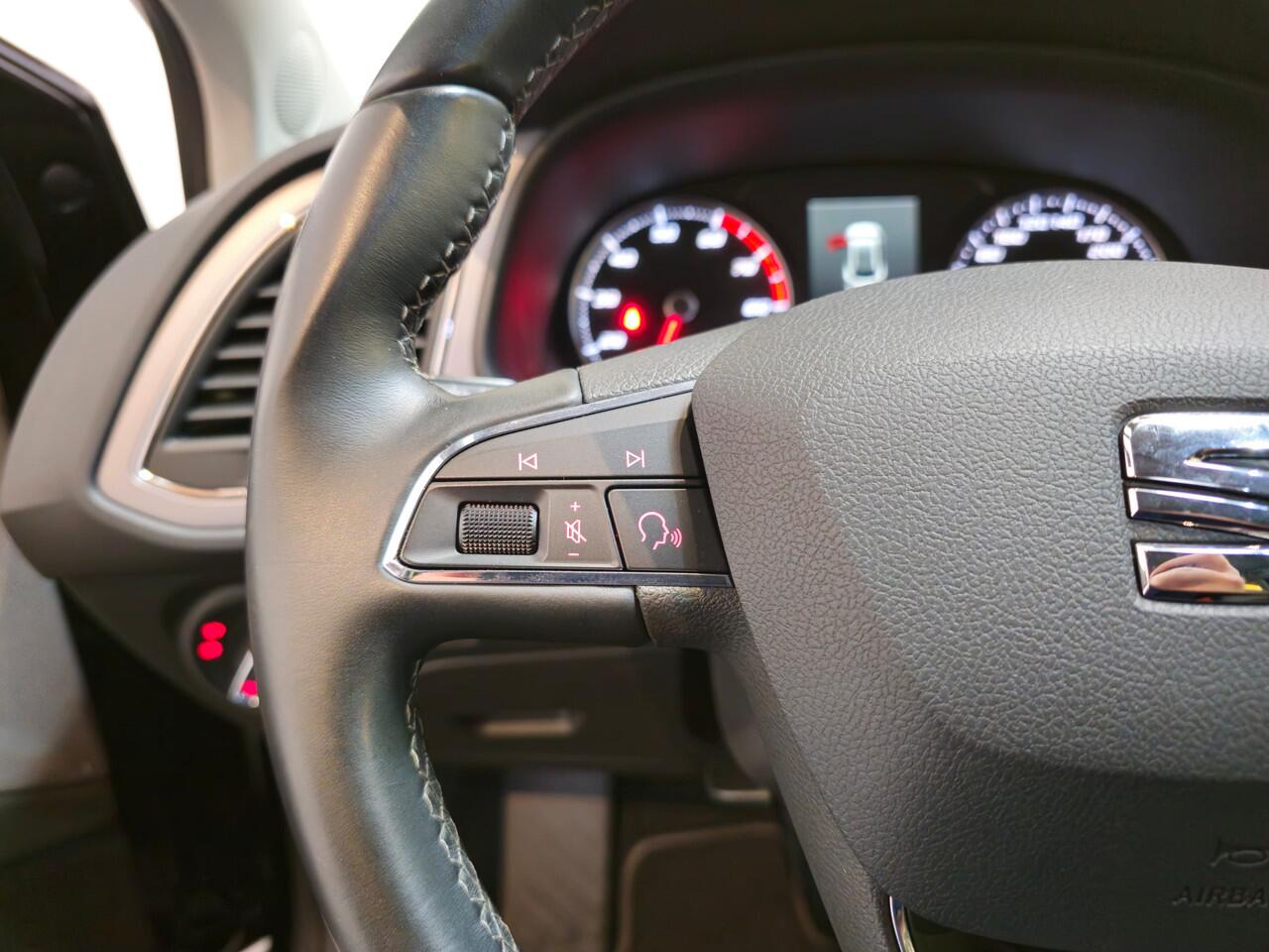 Seat LEON ST 1.5 TSI Style Ultimate Edition - Automaat - Apple Carplay/Android auto - Achteruitrijcamera - Sensoren voor en achter