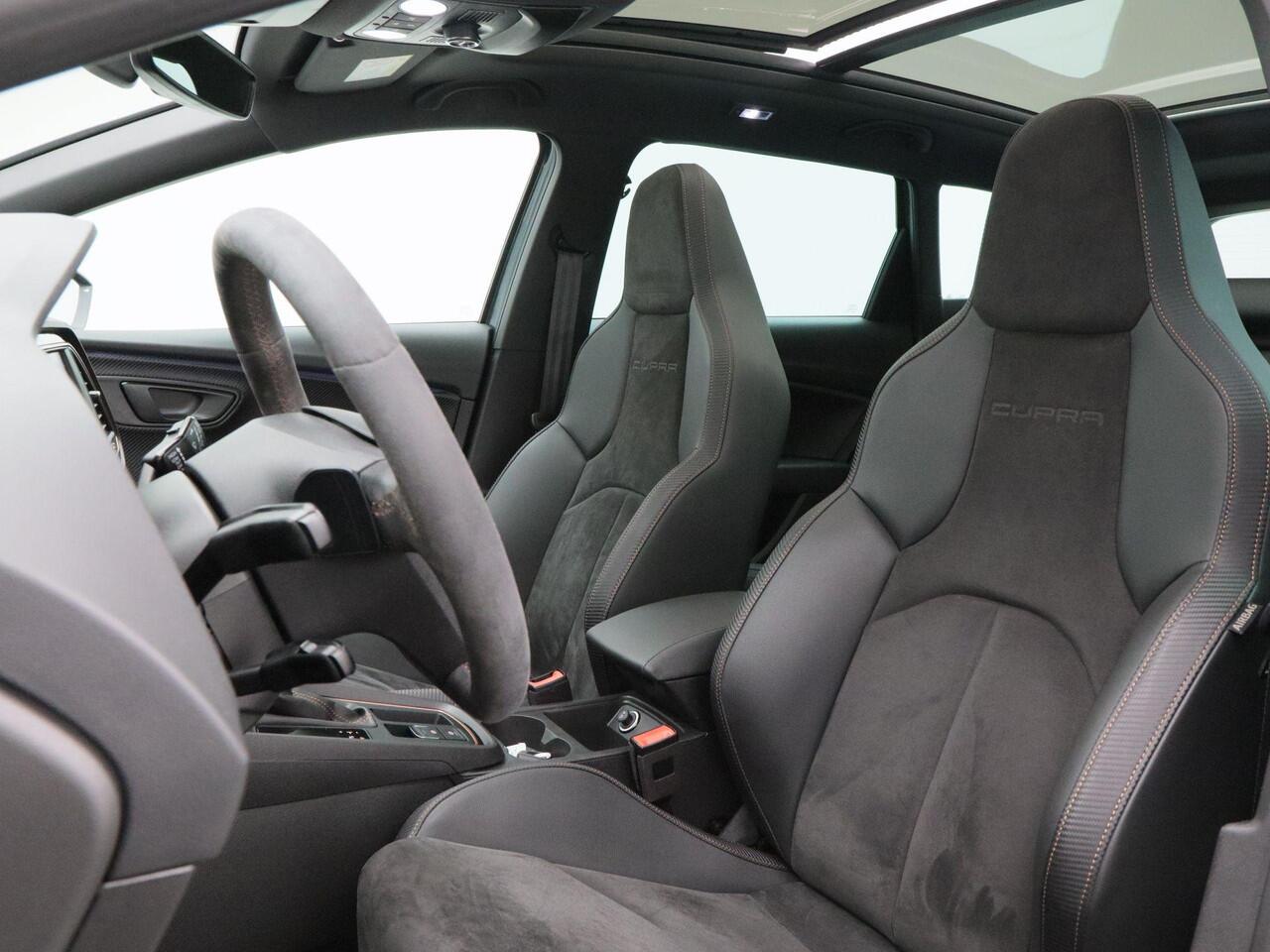 Seat LEON ST 2.0 TSi 300 Pk Automaat 4DRIVE CUPRA | Panoramadak | Bucket Seats | Camera | Stoelverwarming | 19 Inch | Beats Audio | 71.983 km!!