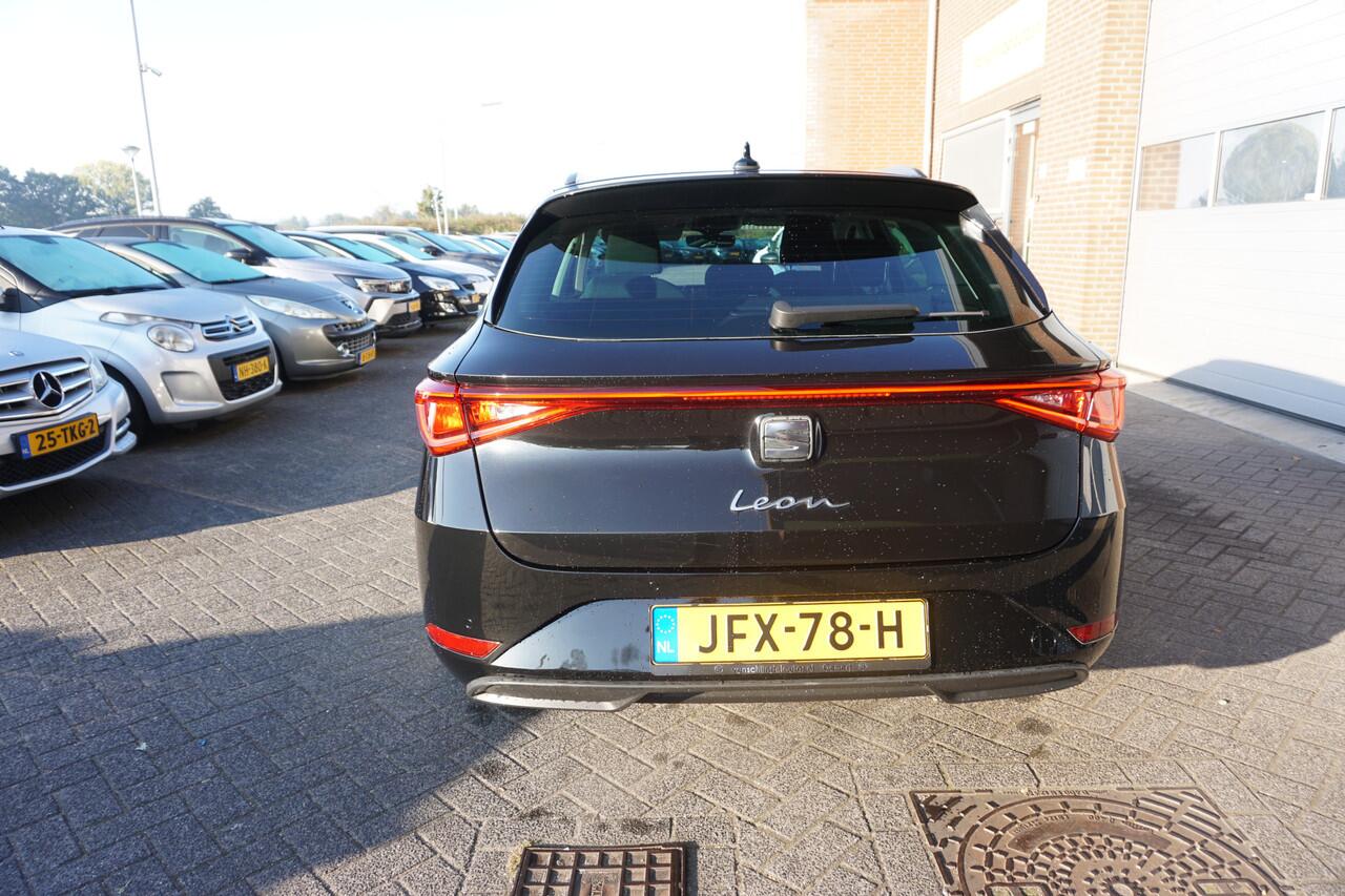Seat LEON Sportstourer 1.5 TSI STYLE NAVIGATIE ANDROID-APPLECARPLAY DIGITALE COCKPIT LED ECC AIRCO CRUISECONTROL PARKEERSENSOREN V+A BLUETOOTH LMV ENZ...