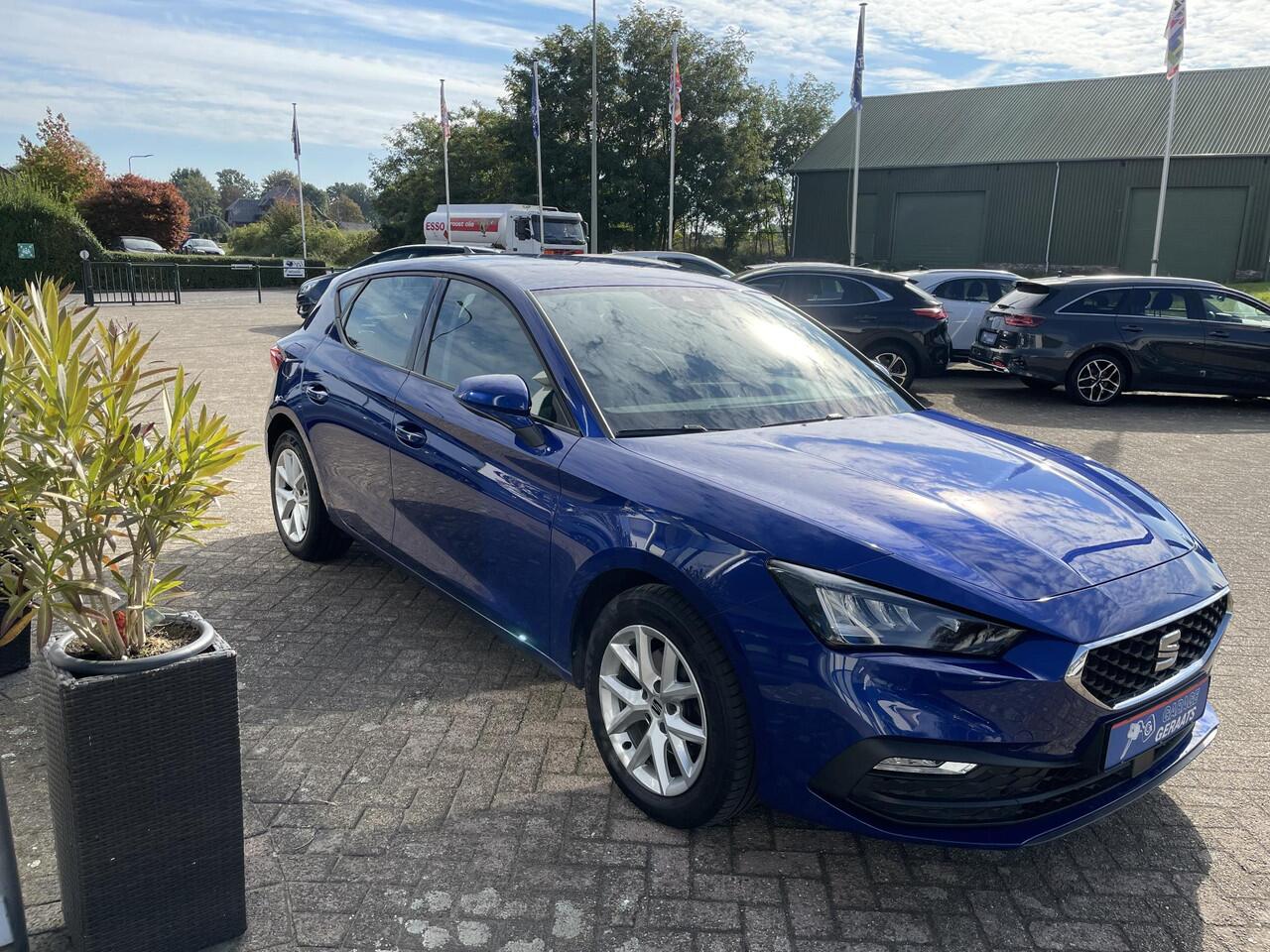 Seat LEON 1.5 TSI Style Business Intense | Facelift, Groot scherm, Navigatie, Parkeersensoren en Camera, Cruise Control, 16"LM-Velgen
