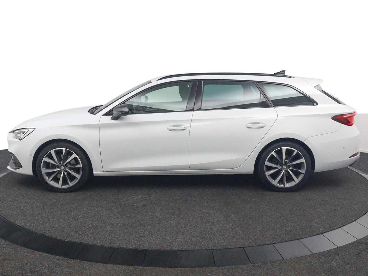 Seat LEON Sportstourer 1.5 TSI FR Launch Edition*ACC*HAAK*ECC*NAVI*LED*