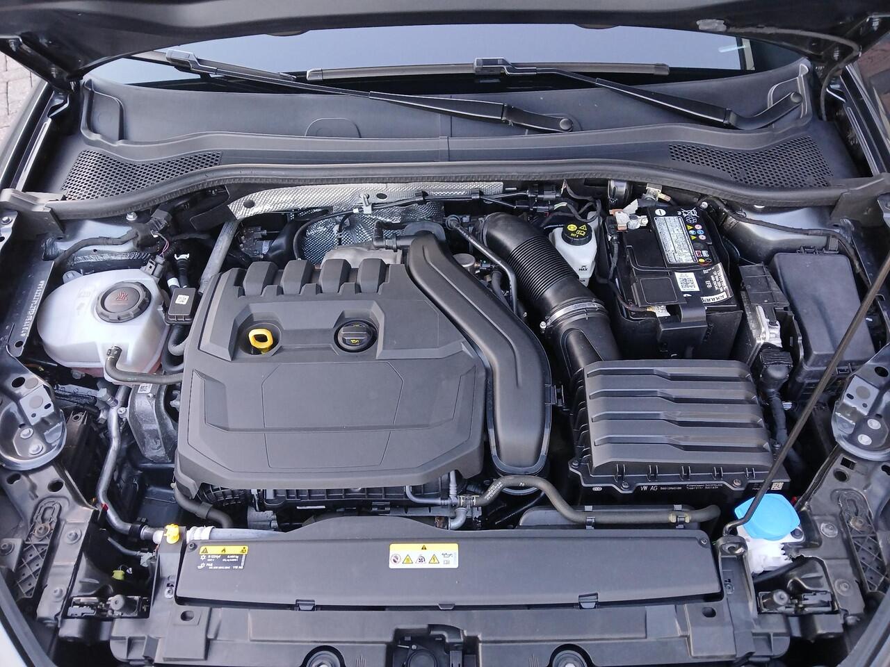 Seat LEON 1.5 TSI FR Business Intense + 18 INCH