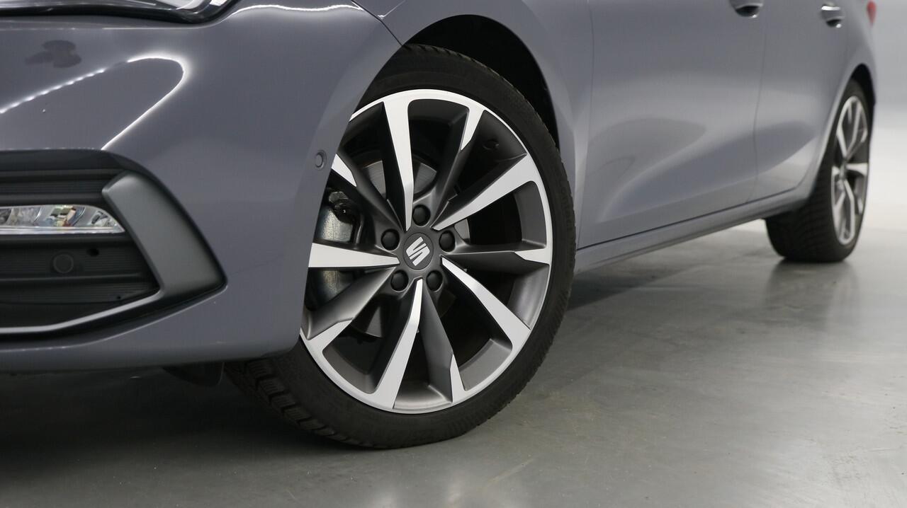 Seat LEON Sportstourer 1.5 TSI 150pk FR Business Intense / Navigatie / Camera / Stoelverwarming