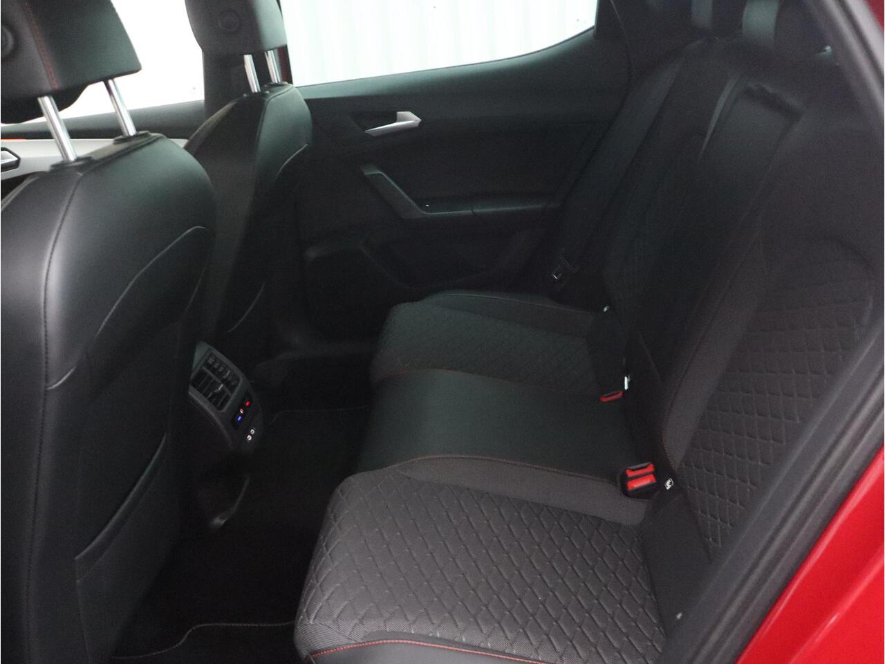 Seat LEON FR Launch Edition 1.5 TSI 150pk H6 | NAVI | CAMERA | TREKHAAK | BEATS AUDIO |