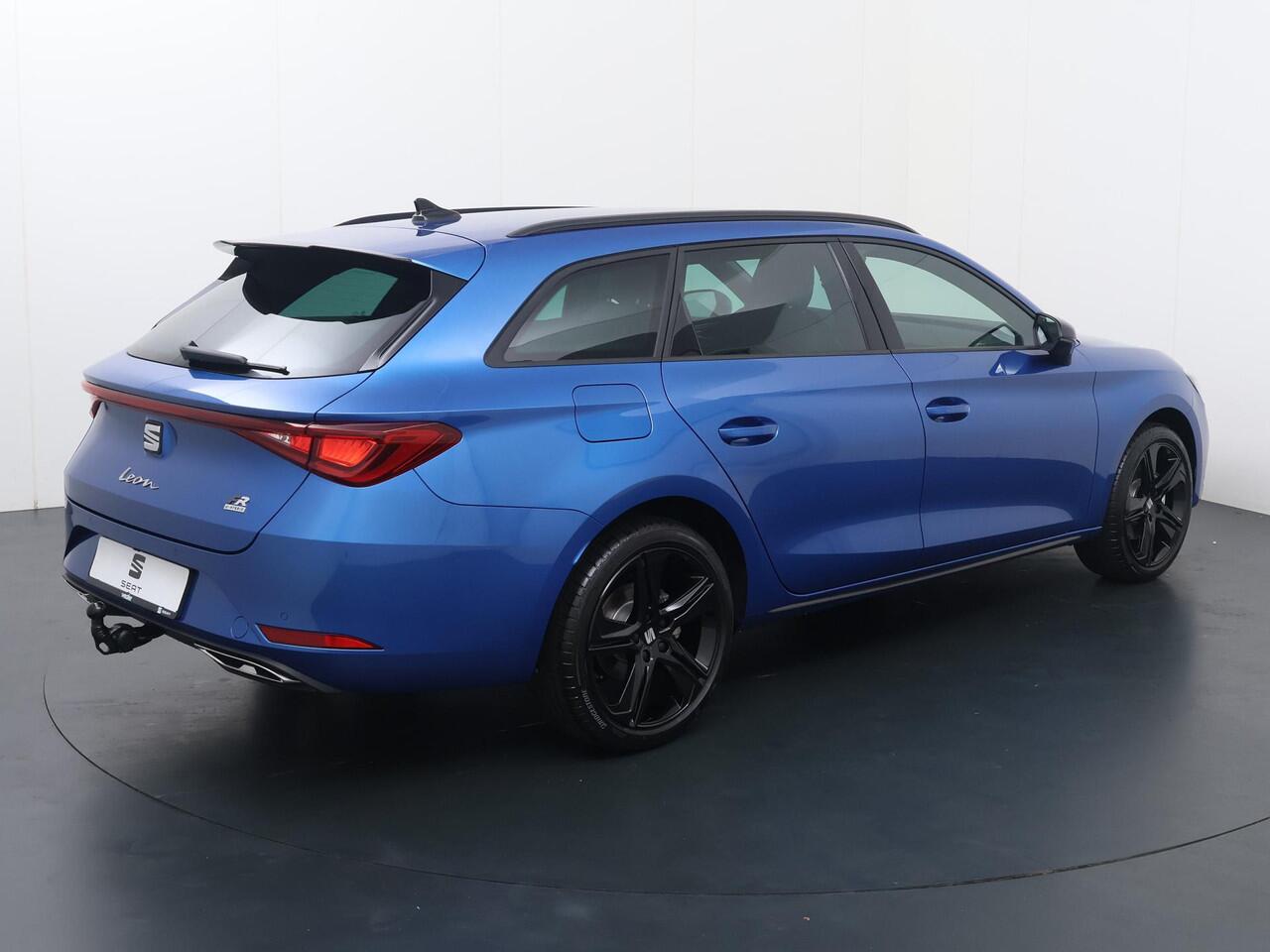Seat LEON Sportstourer FR Business 1.5 TSI eHybrid 150kW / 204pk DSG | Black Pack | Technology Pack | Trekhaak wegklapbaar |