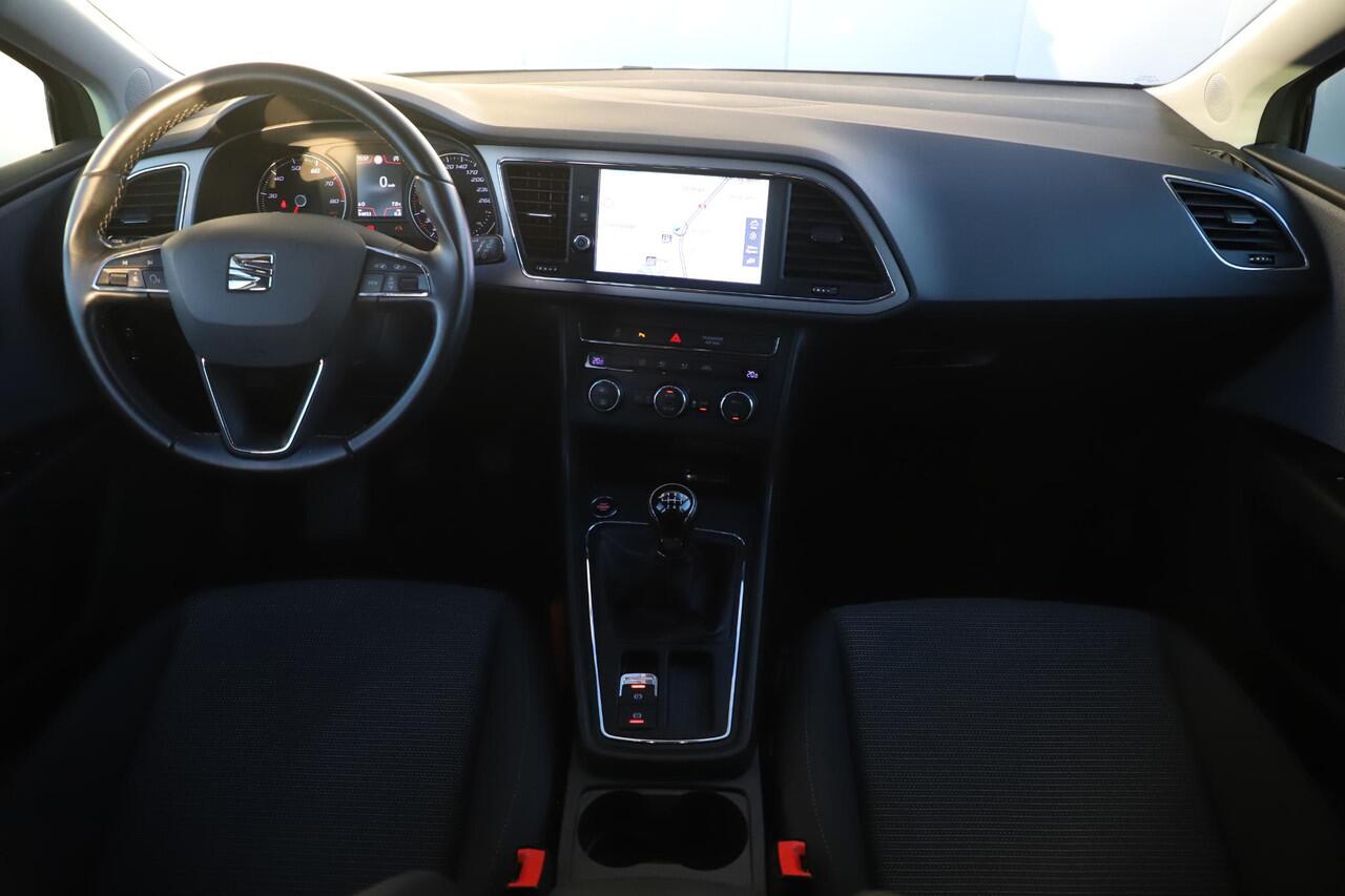 Seat LEON ST 1.0 TSI Style Ultimate Edition Trekhaak Navigatie Achteruitrijcamera Carplay Android 16 inch LMV Lane Assist Climate Cruise Control